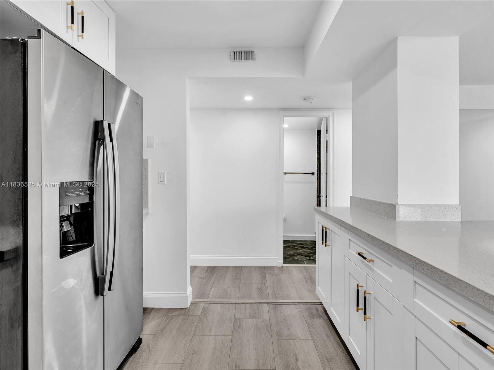 200 Leslie Dr # 1003