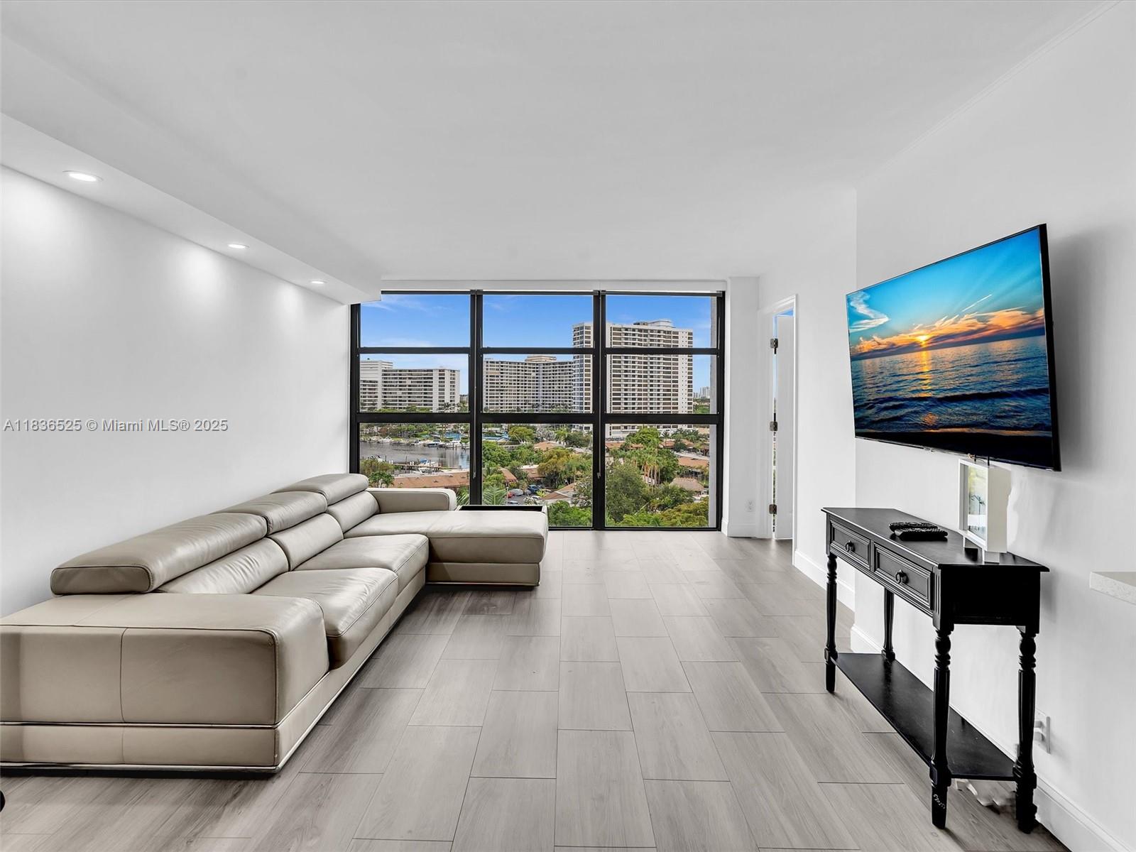 200 Leslie Dr # 1003