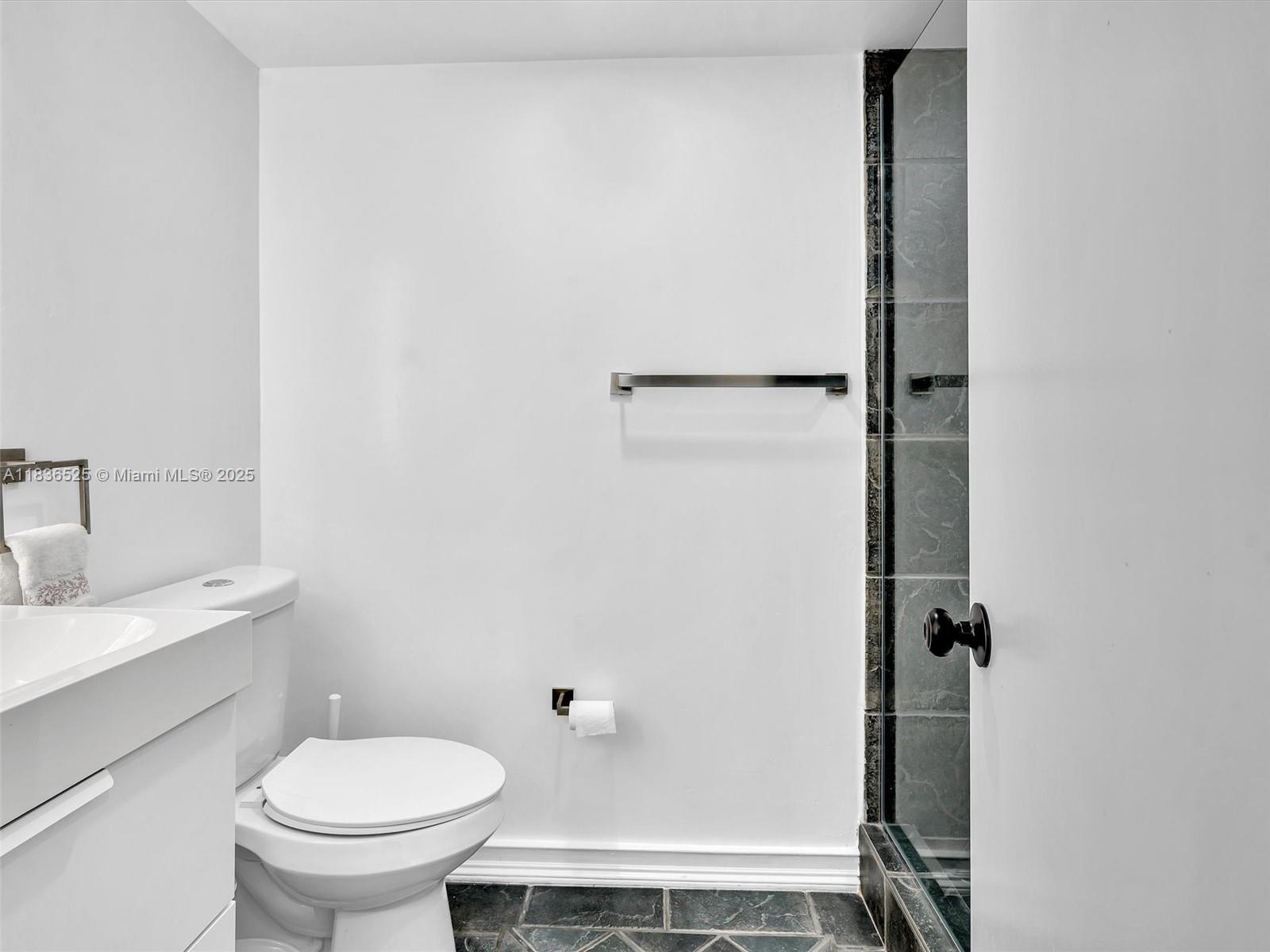 200 Leslie Dr # 1003