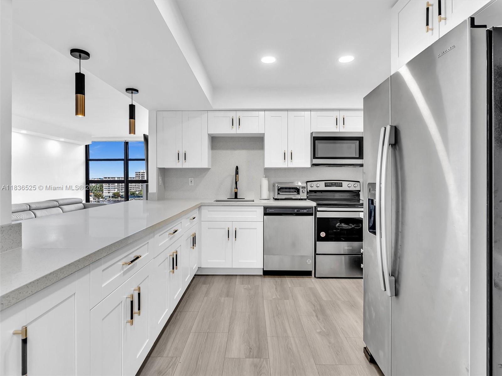 200 Leslie Dr # 1003