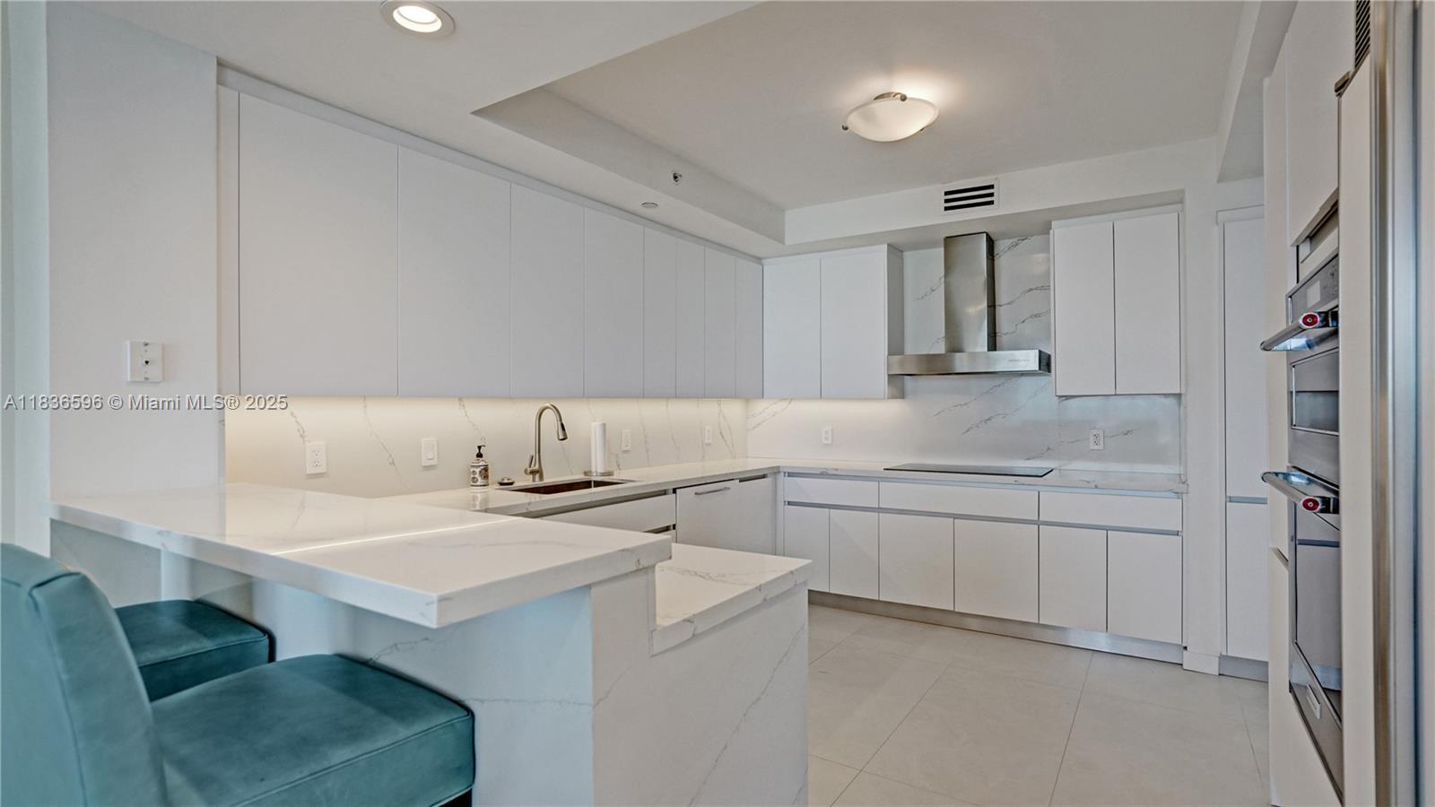 20201 E Country Club Dr # 1202