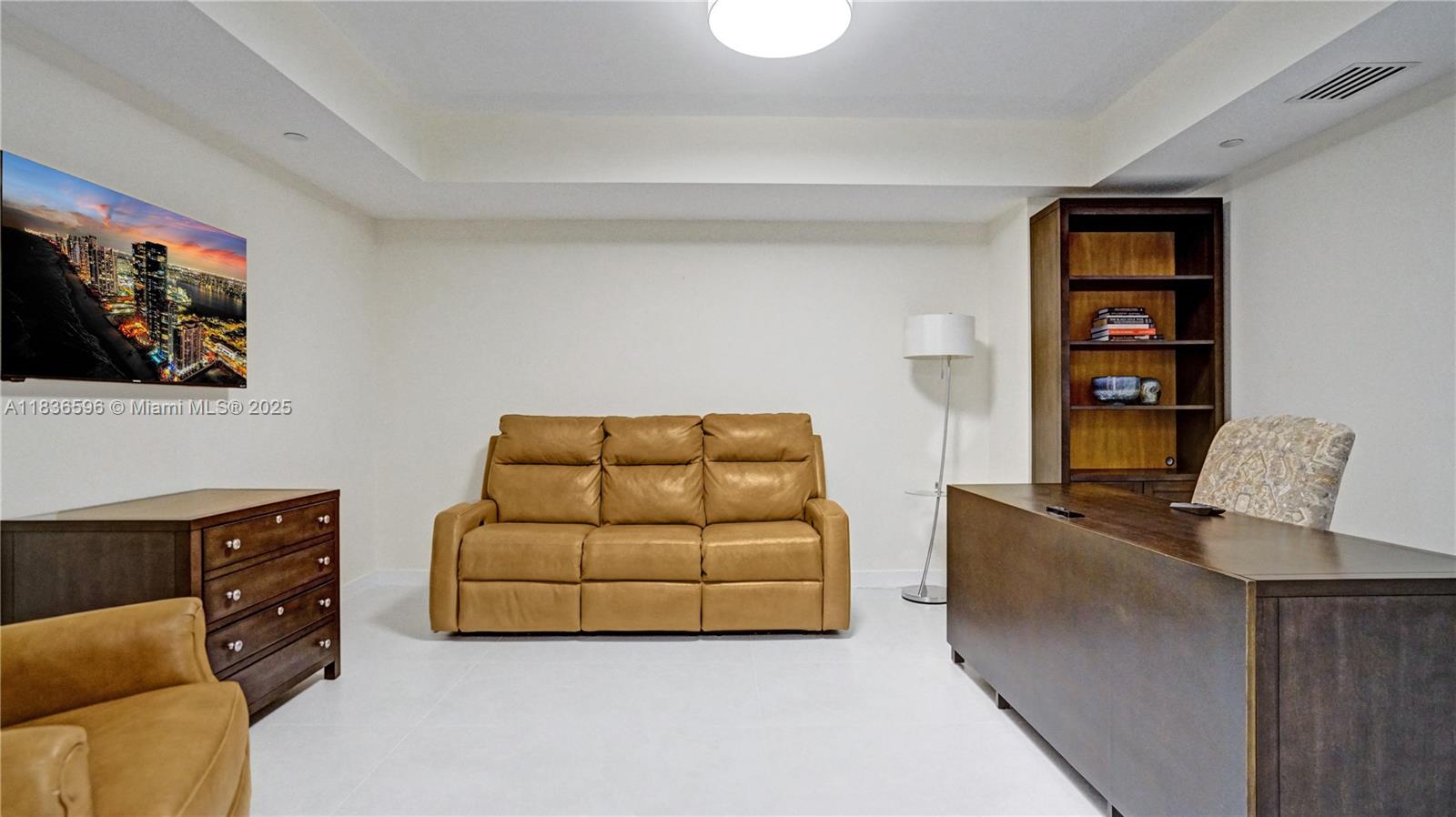 20201 E Country Club Dr # 1202