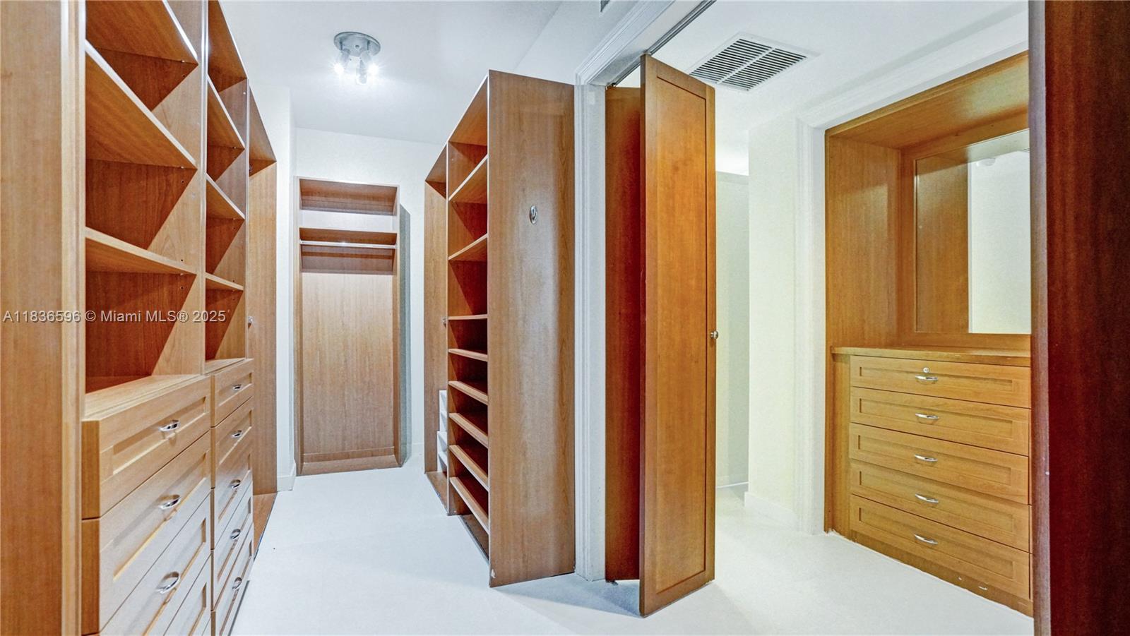 20201 E Country Club Dr # 1202