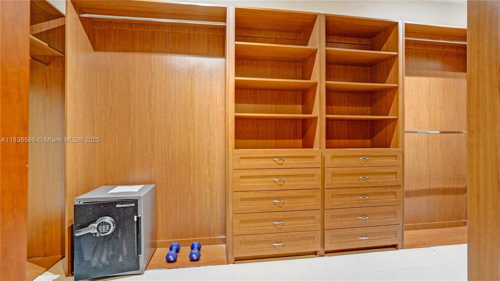 20201 E Country Club Dr # 1202