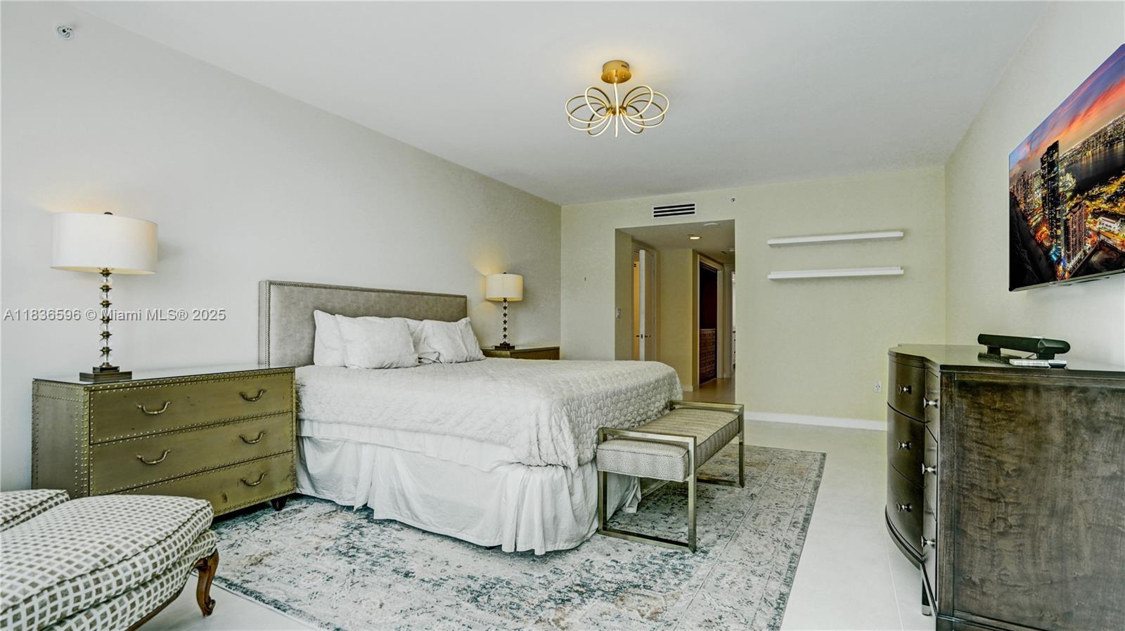 20201 E Country Club Dr # 1202