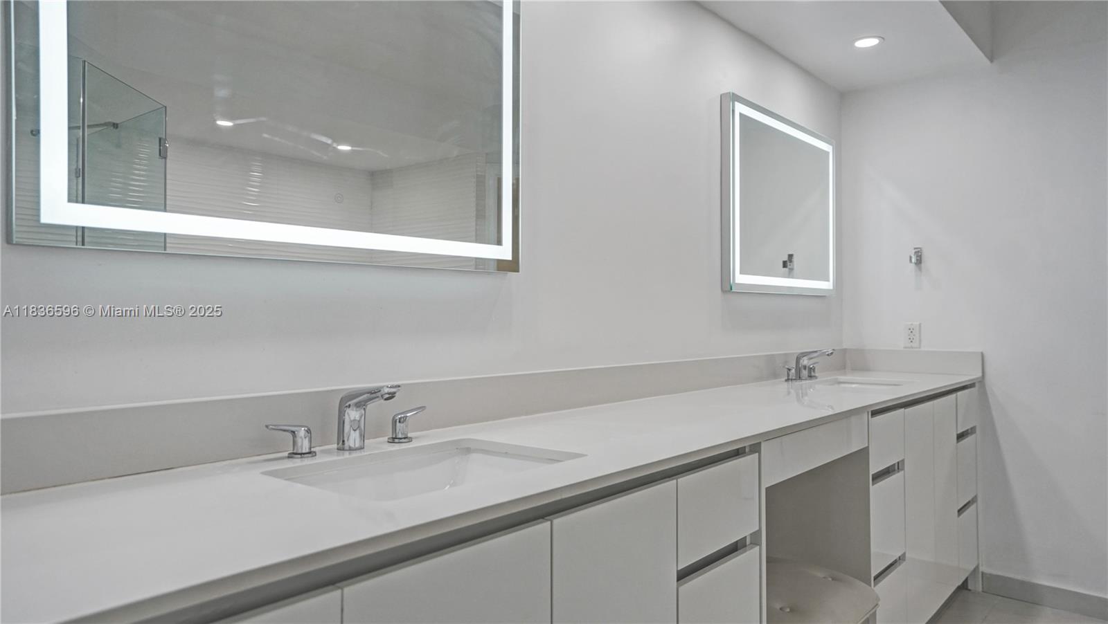 20201 E Country Club Dr # 1202