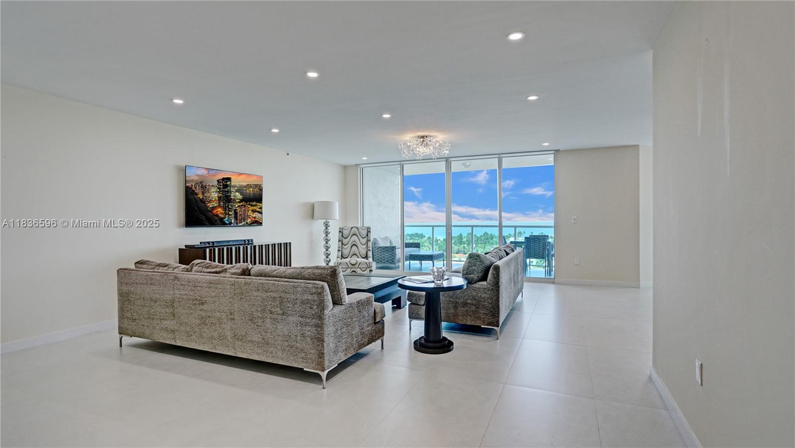 20201 E Country Club Dr # 1202