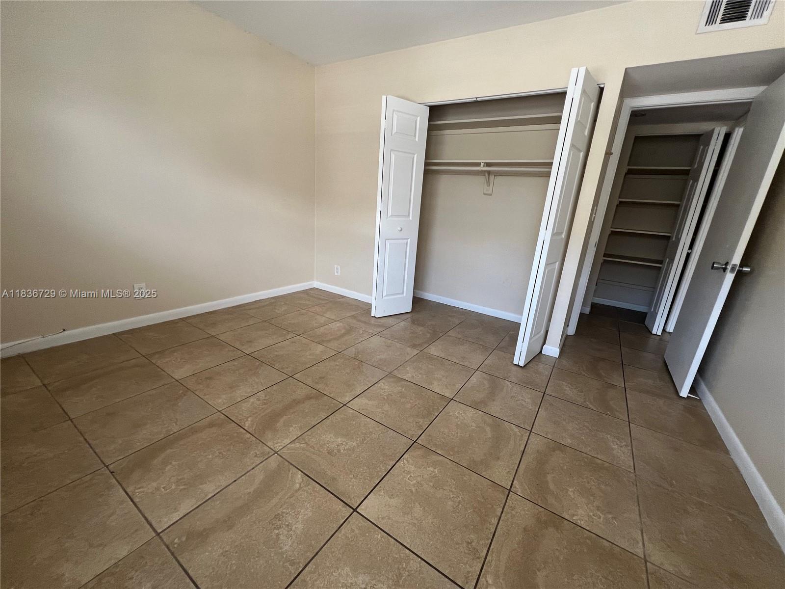 401 Golden Isles Dr # 314