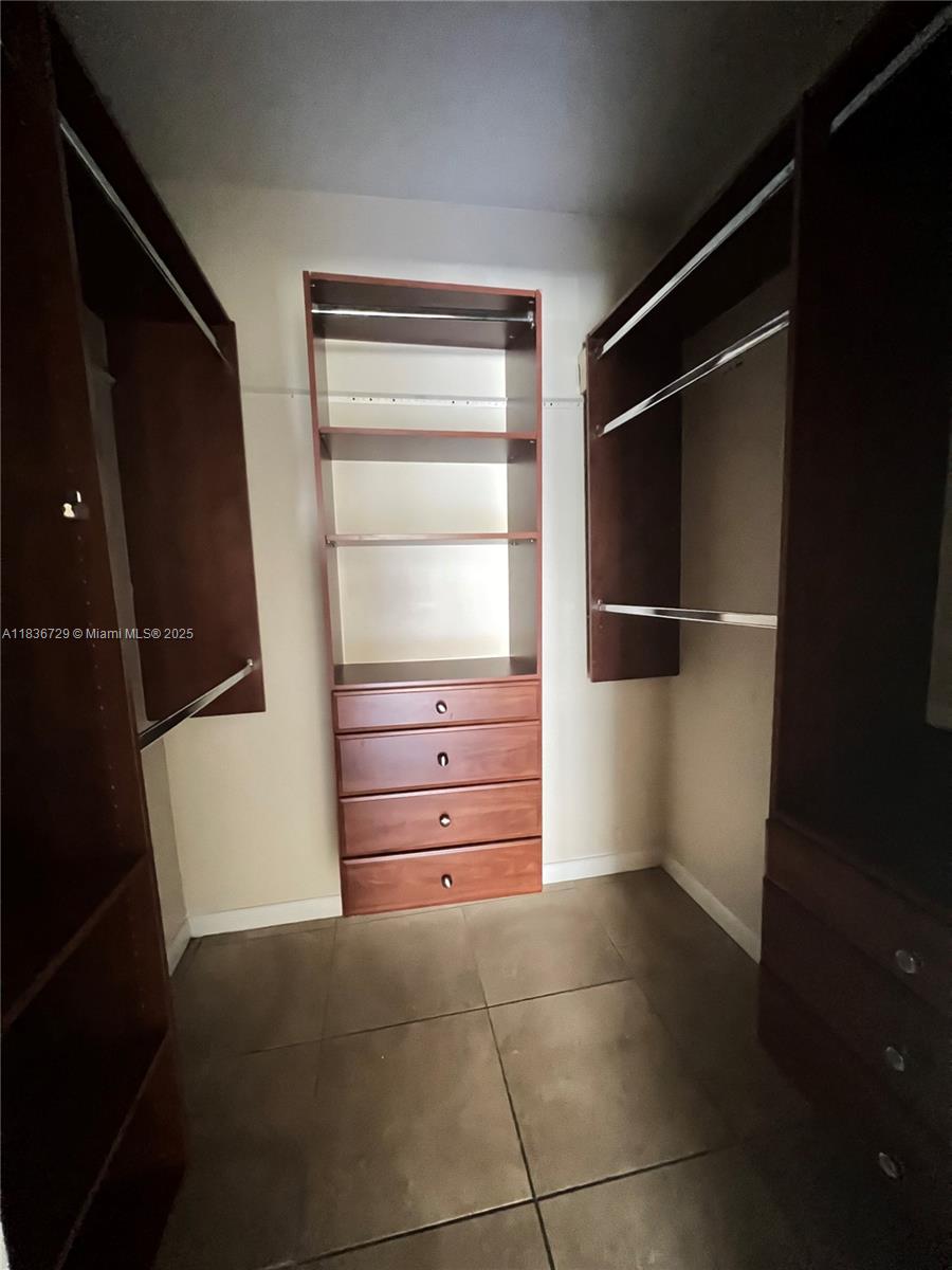 401 Golden Isles Dr # 314