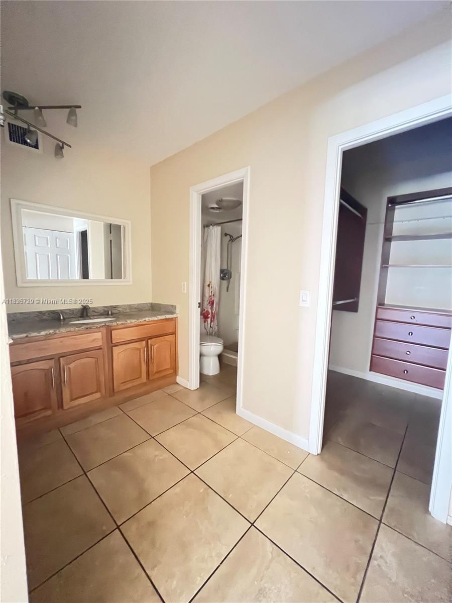 401 Golden Isles Dr # 314