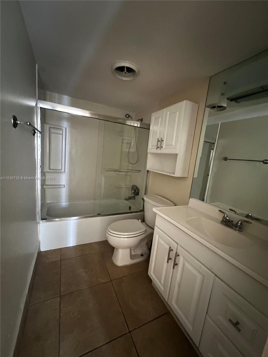 401 Golden Isles Dr # 314