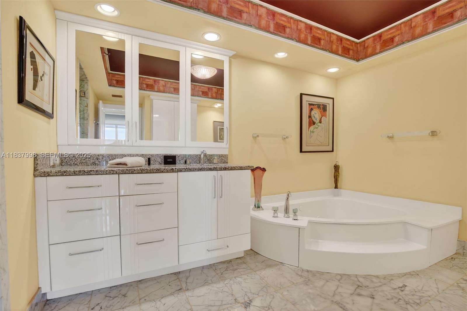 20281 E Country Club Dr # 1801