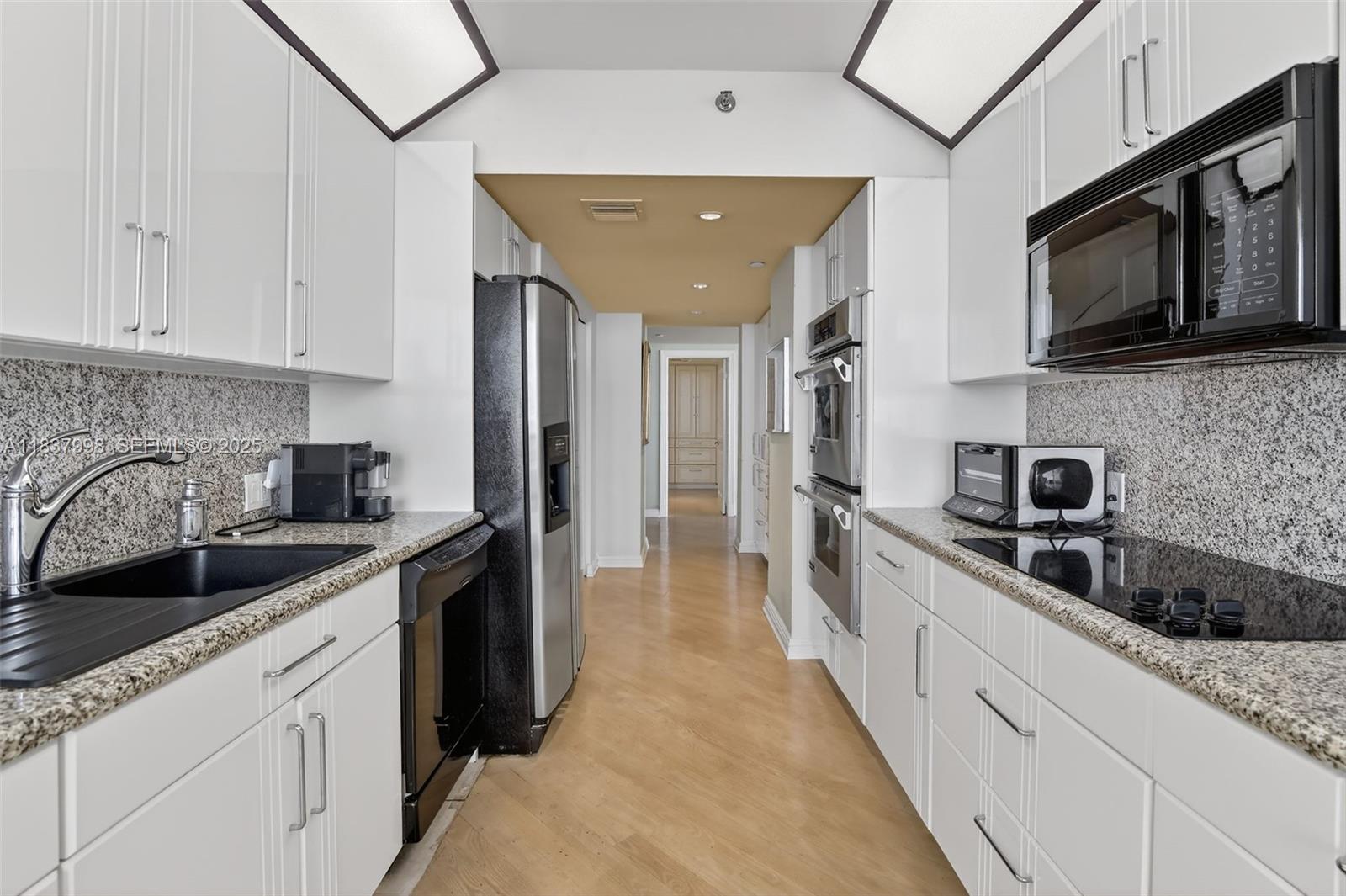 20281 E Country Club Dr # 1801