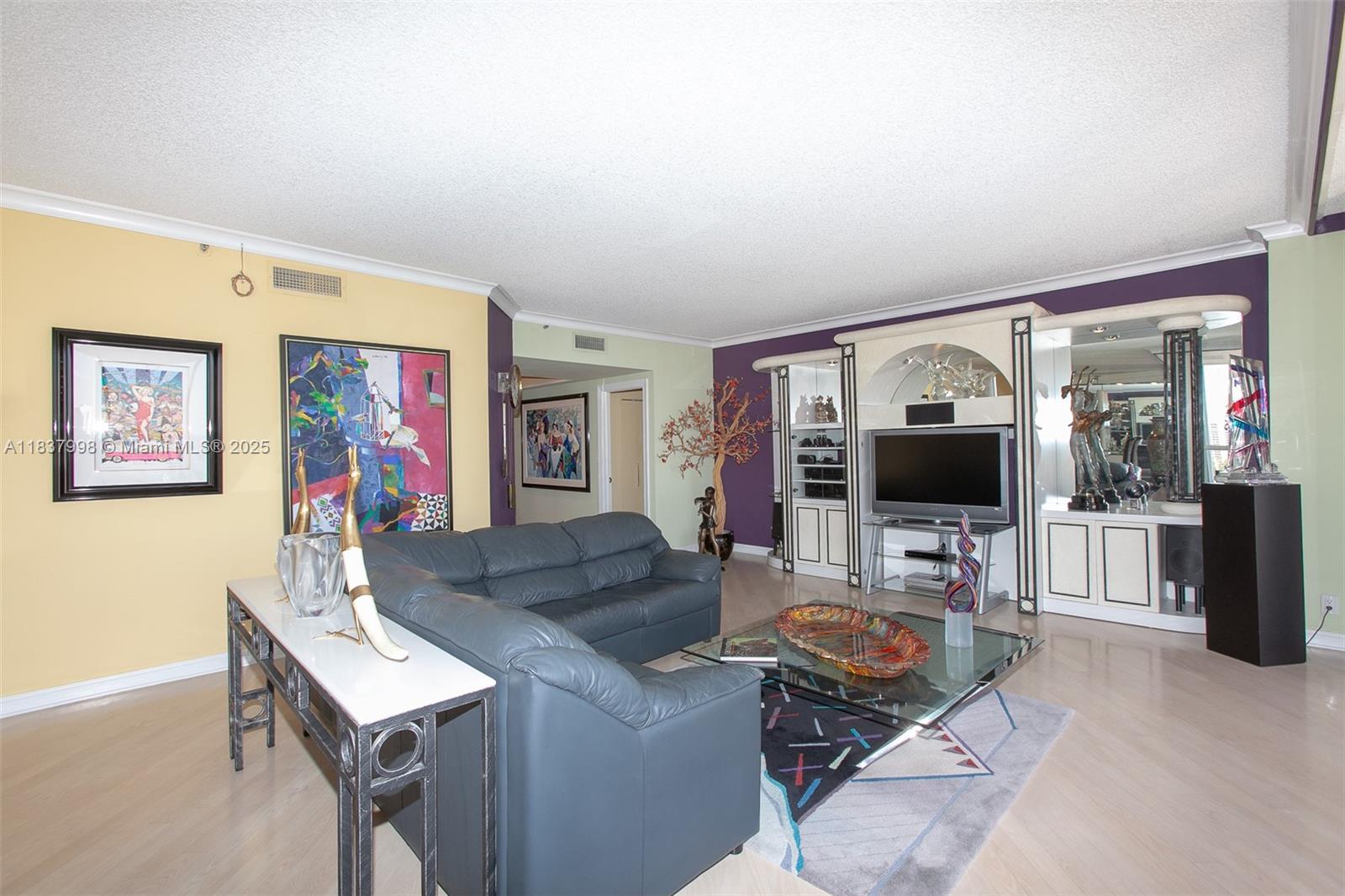 20281 E Country Club Dr # 1801