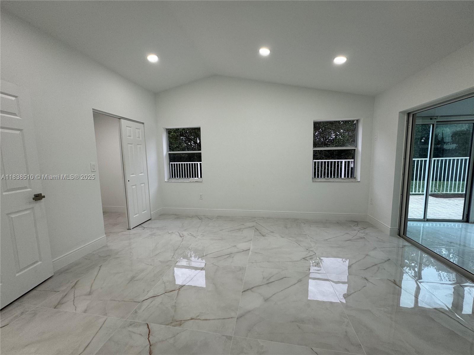 1470 Sweetbay Way