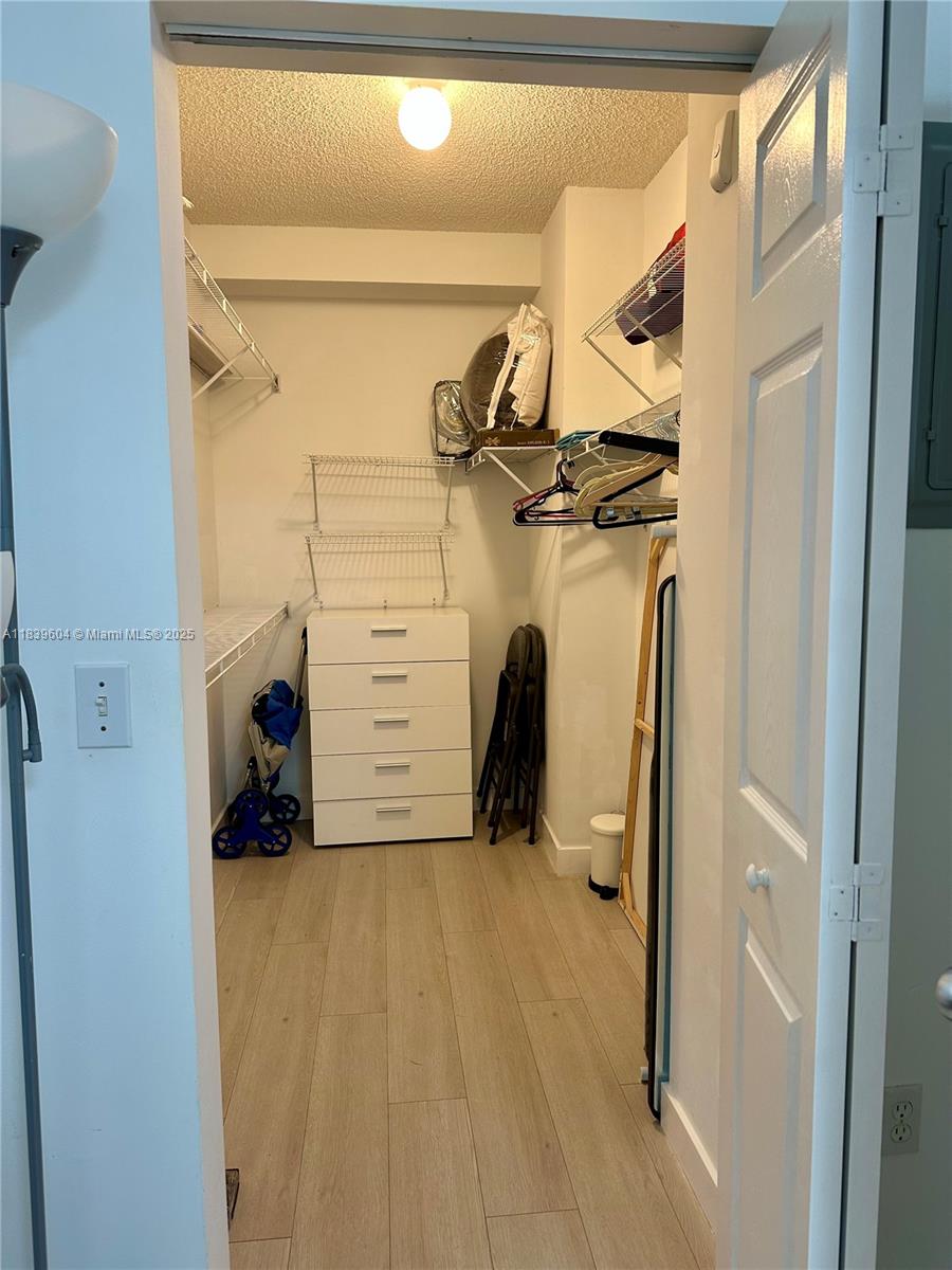 17100 N Bay Rd # 1209