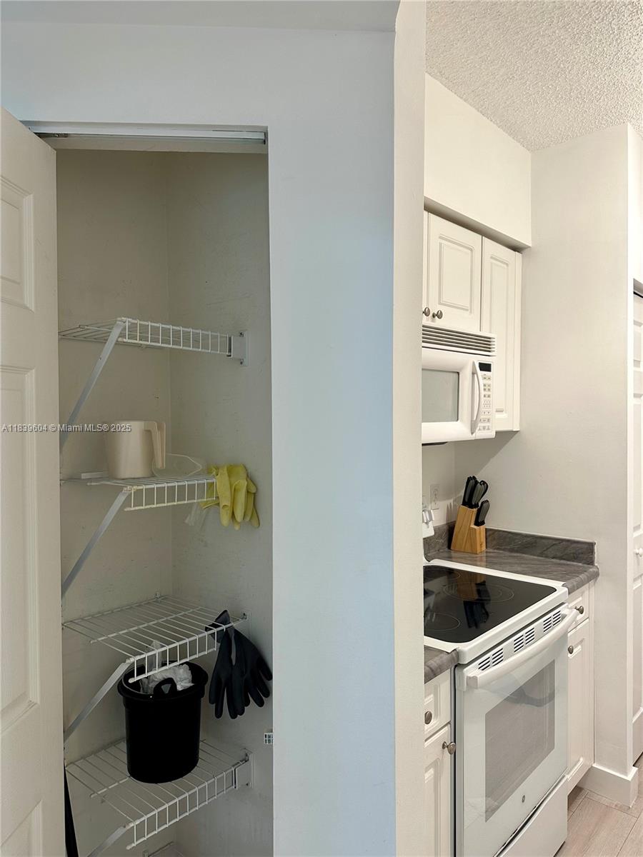 17100 N Bay Rd # 1209