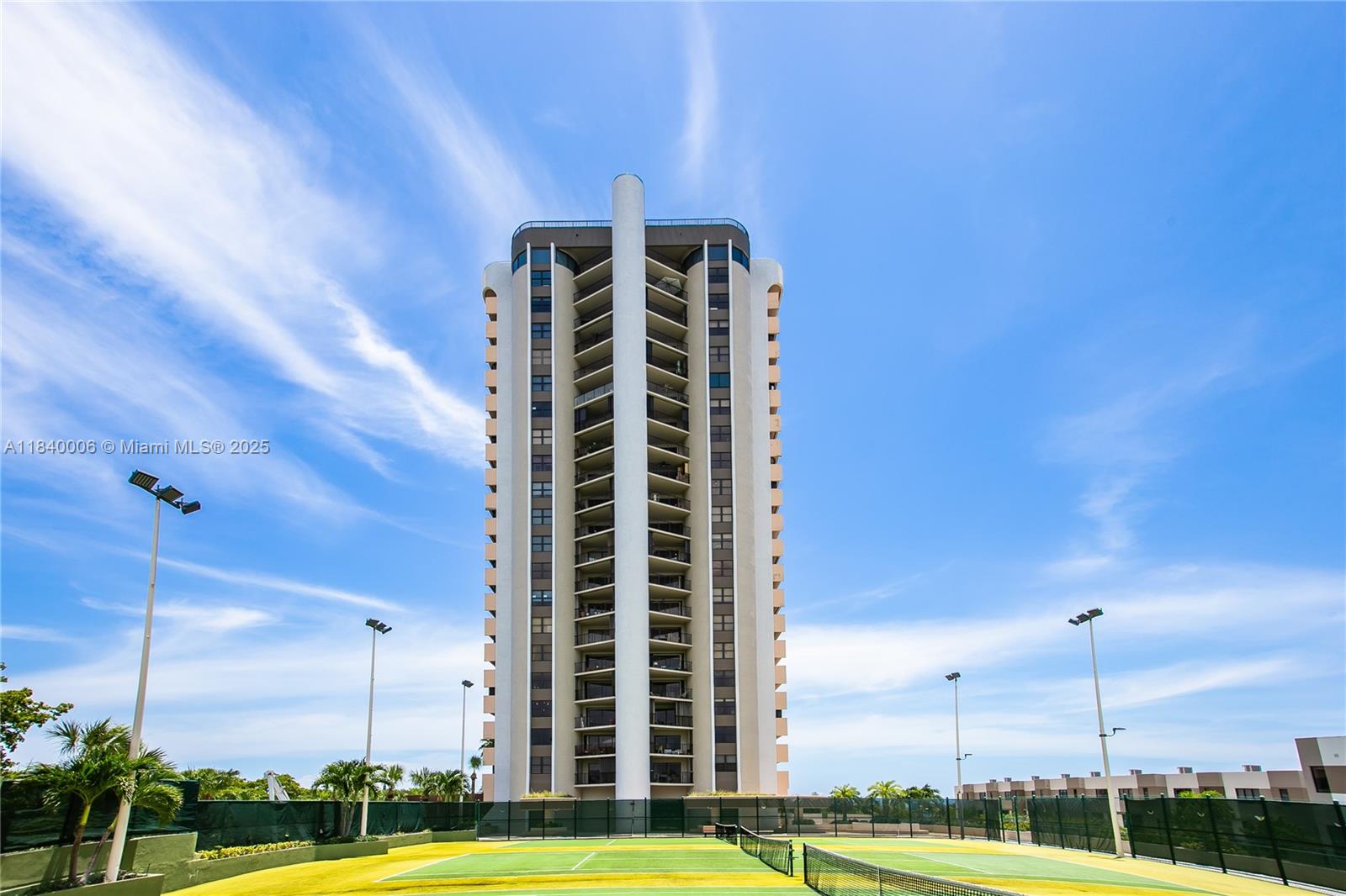 1800 NE 114th St Unit: PH06