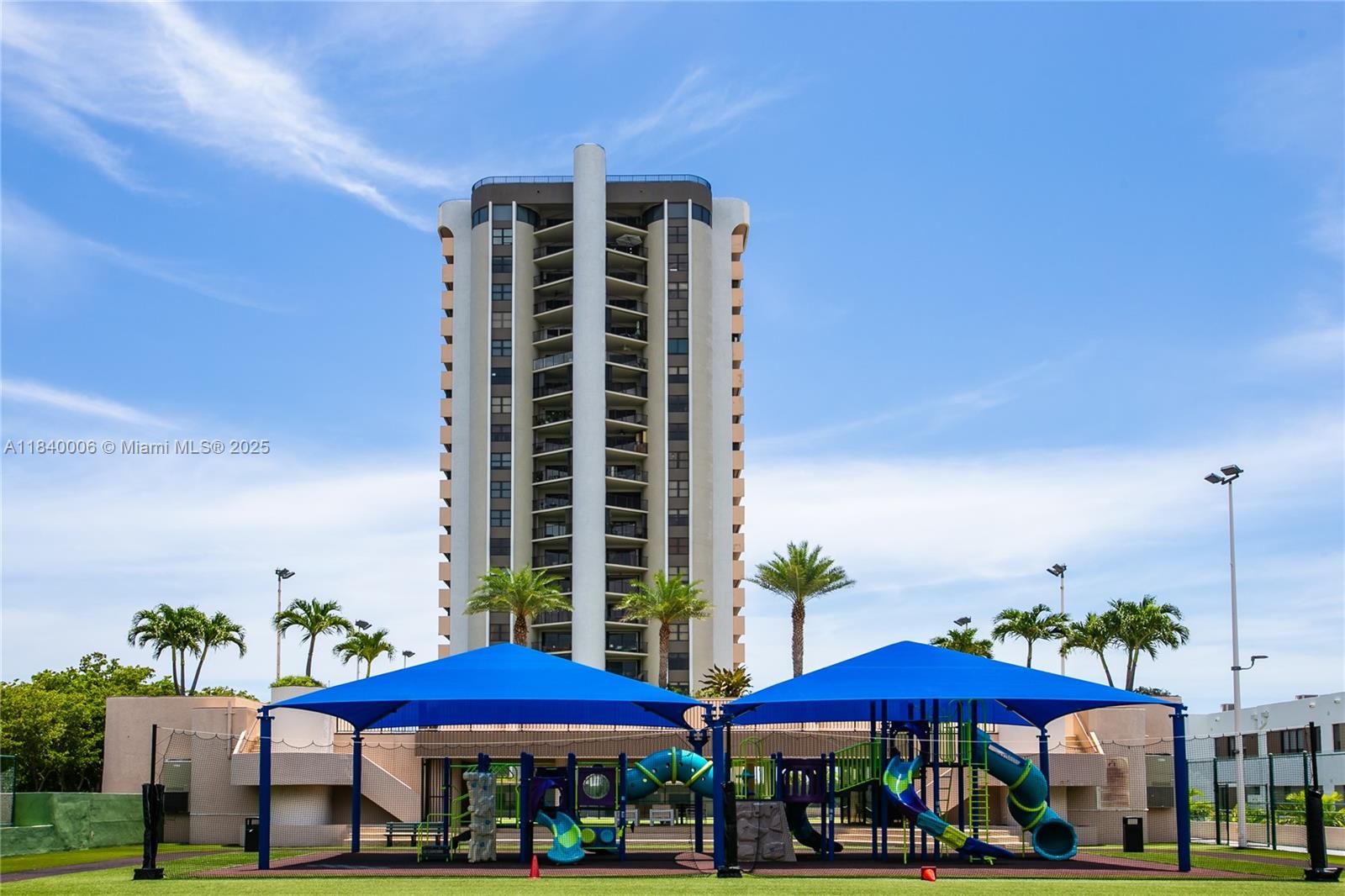 1800 NE 114th St Unit: PH06