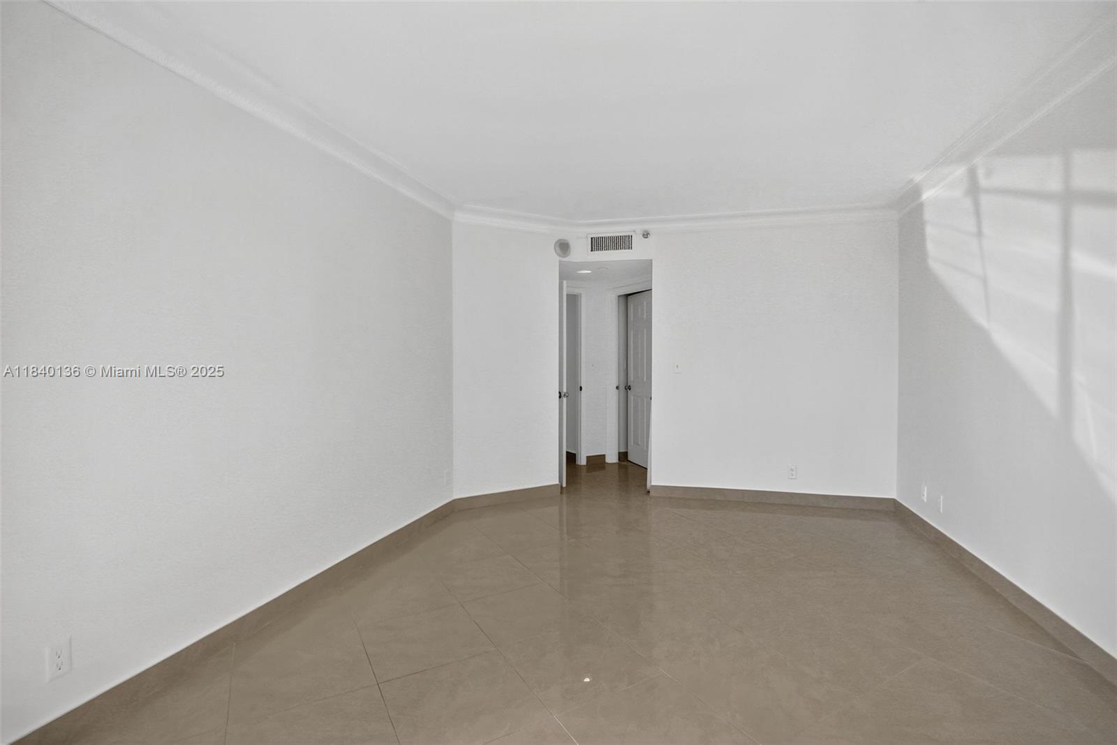 20185 E Country Club Dr # 1405