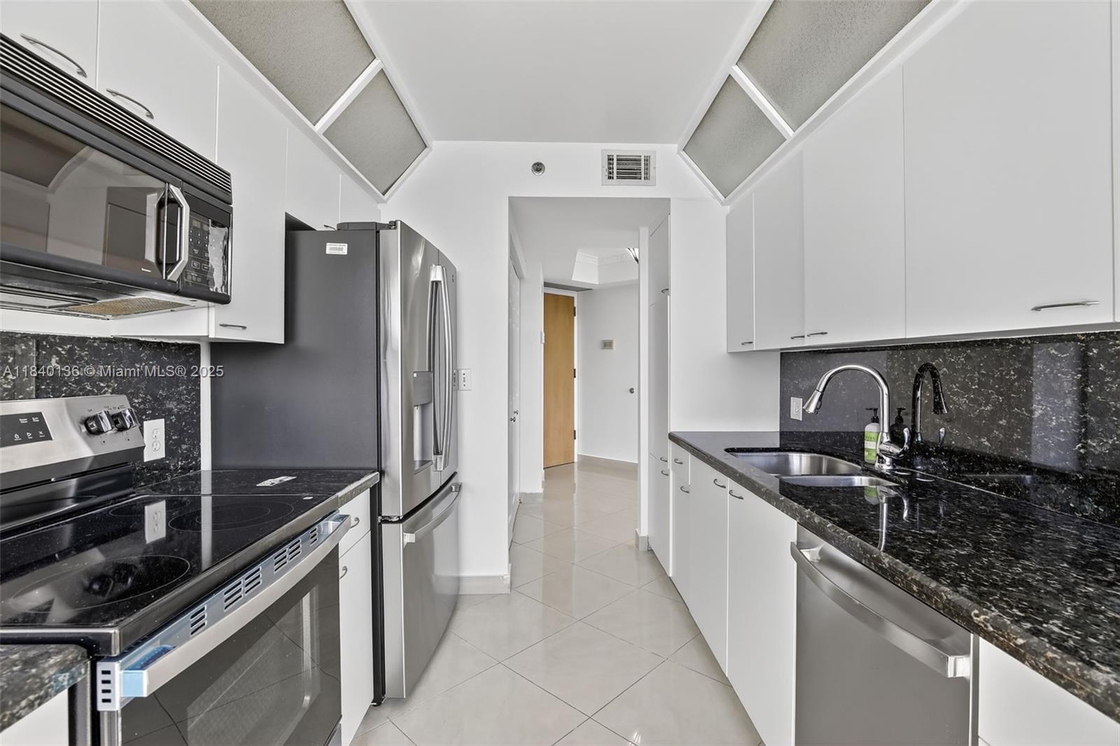 20185 E Country Club Dr # 1405