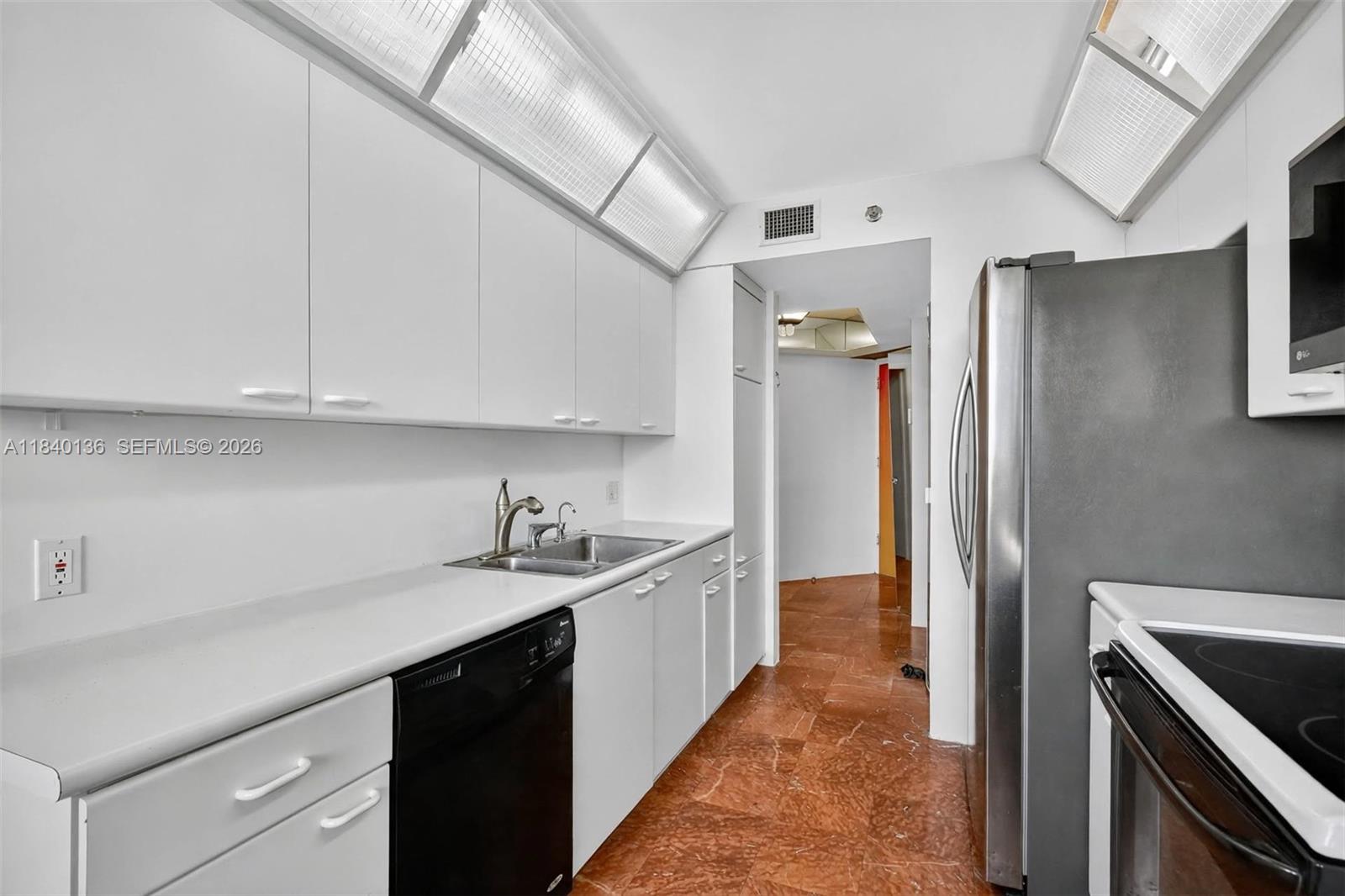 20185 E Country Club Dr # 1405