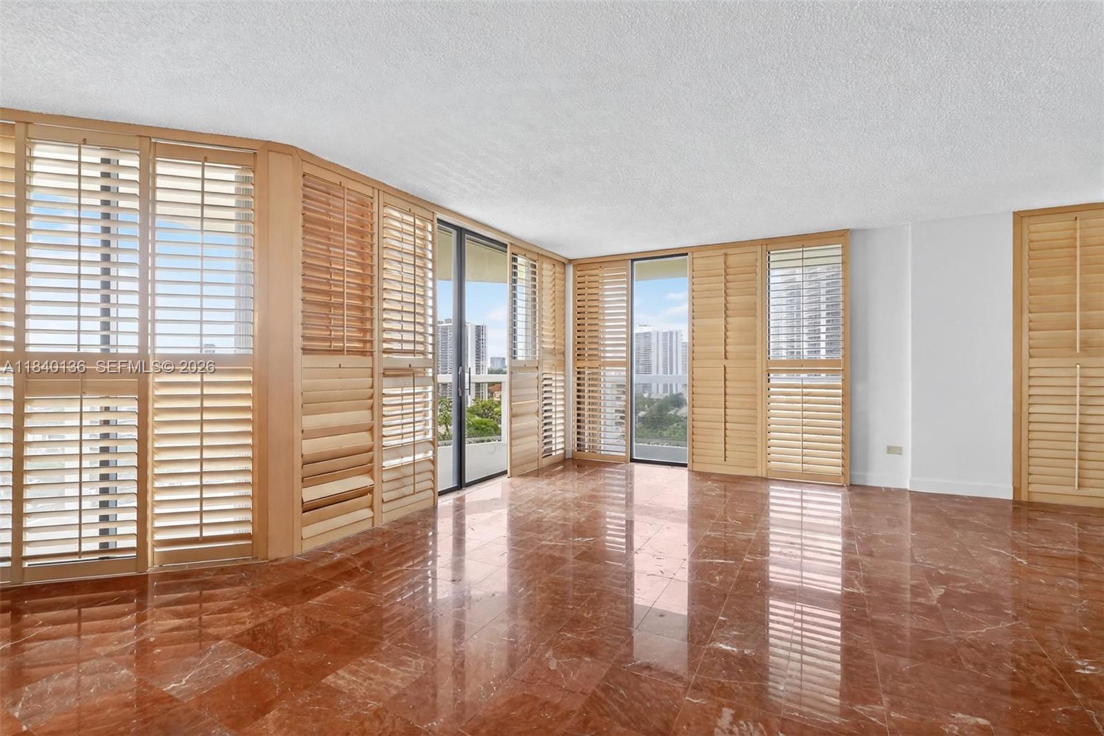 20185 E Country Club Dr # 1405