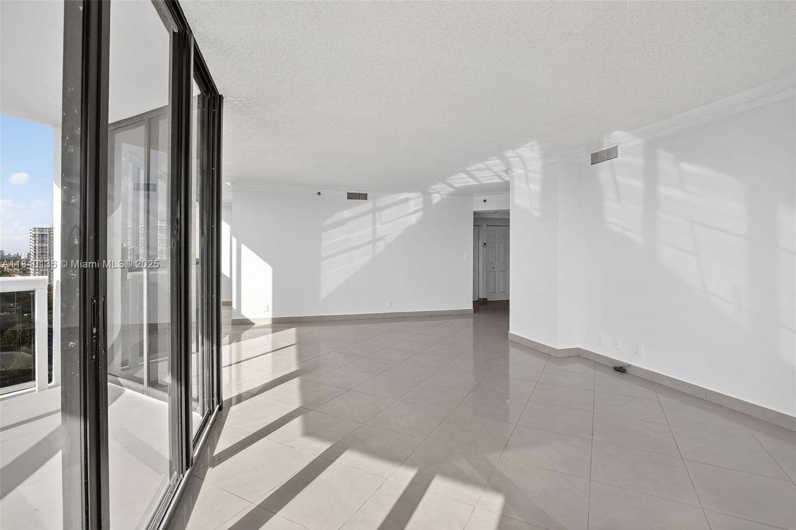 20185 E Country Club Dr # 1405