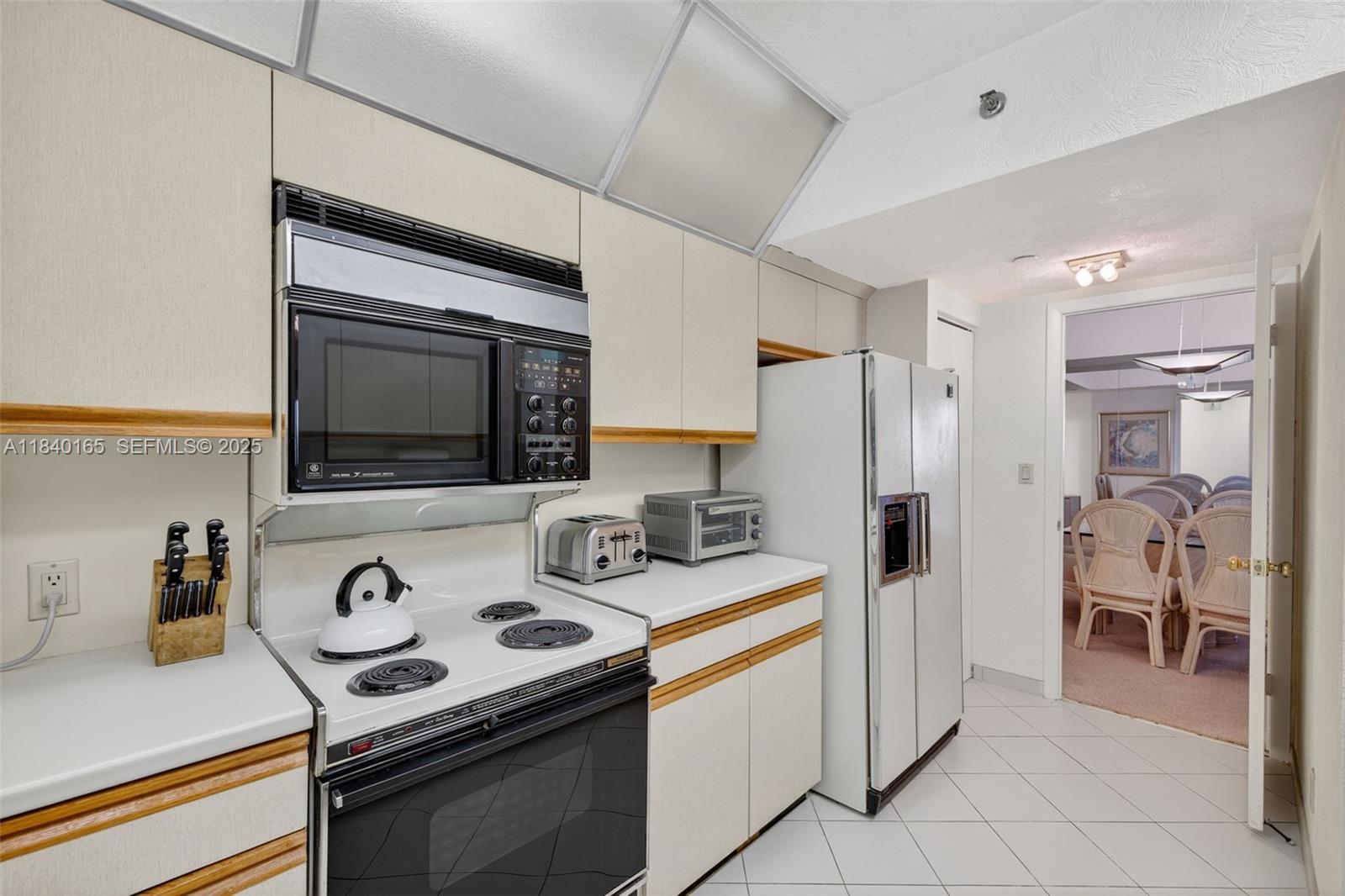 20281 E Country Club Dr # 704