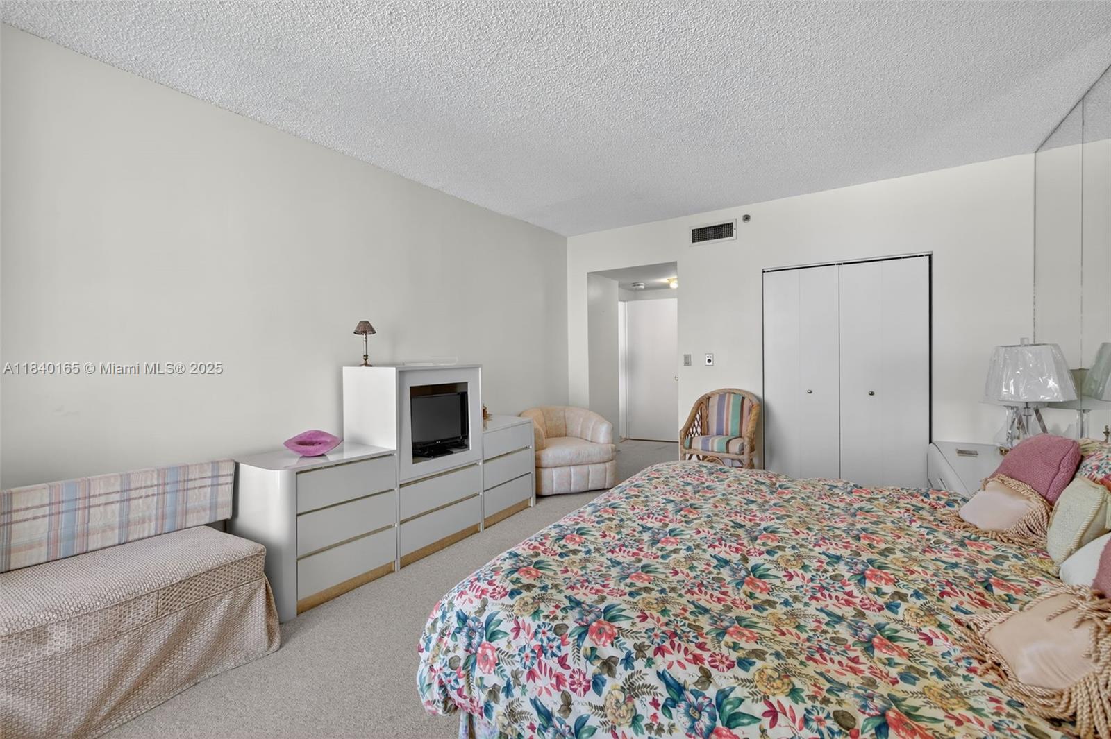 20281 E Country Club Dr # 704