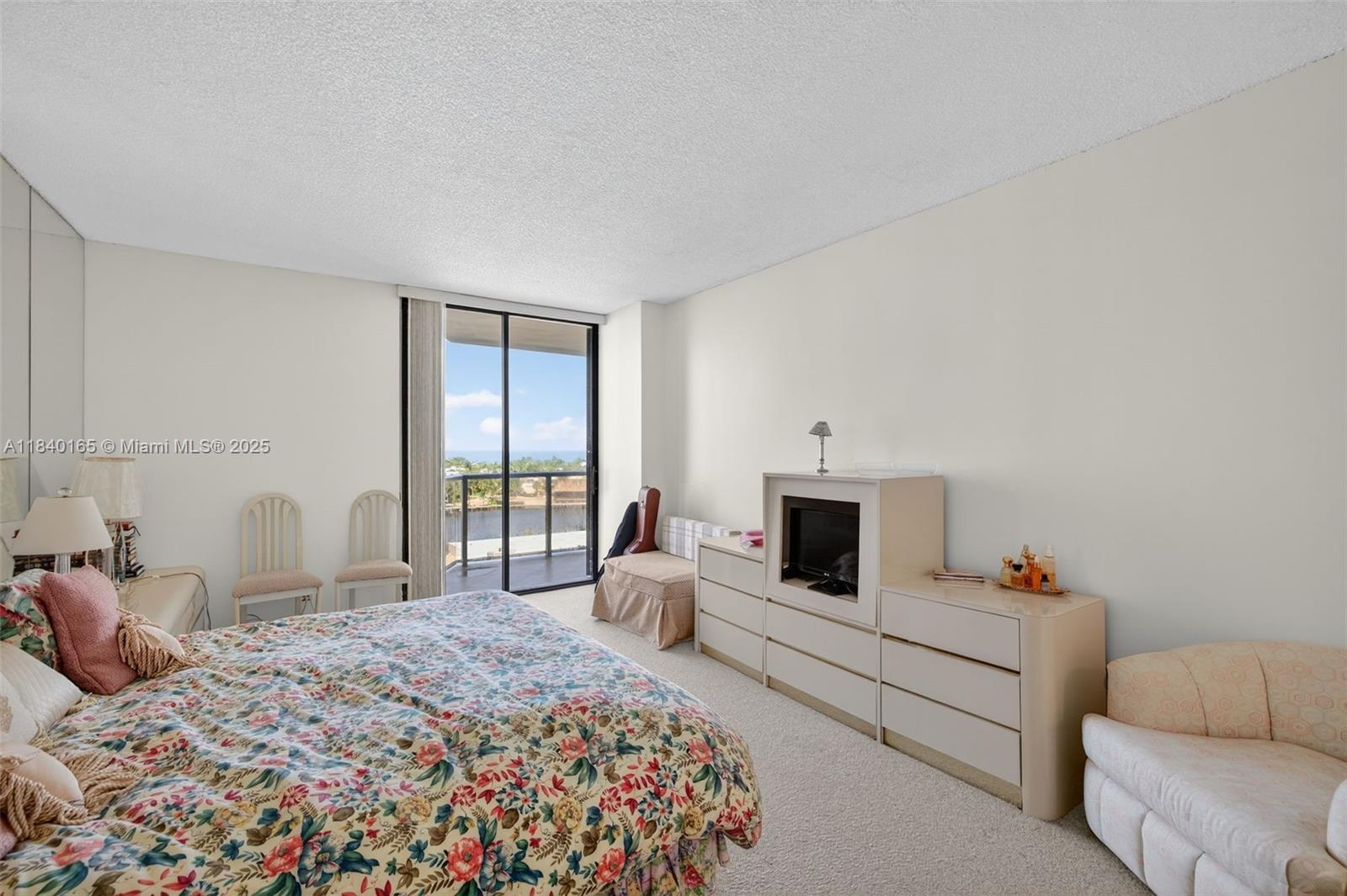 20281 E Country Club Dr # 704