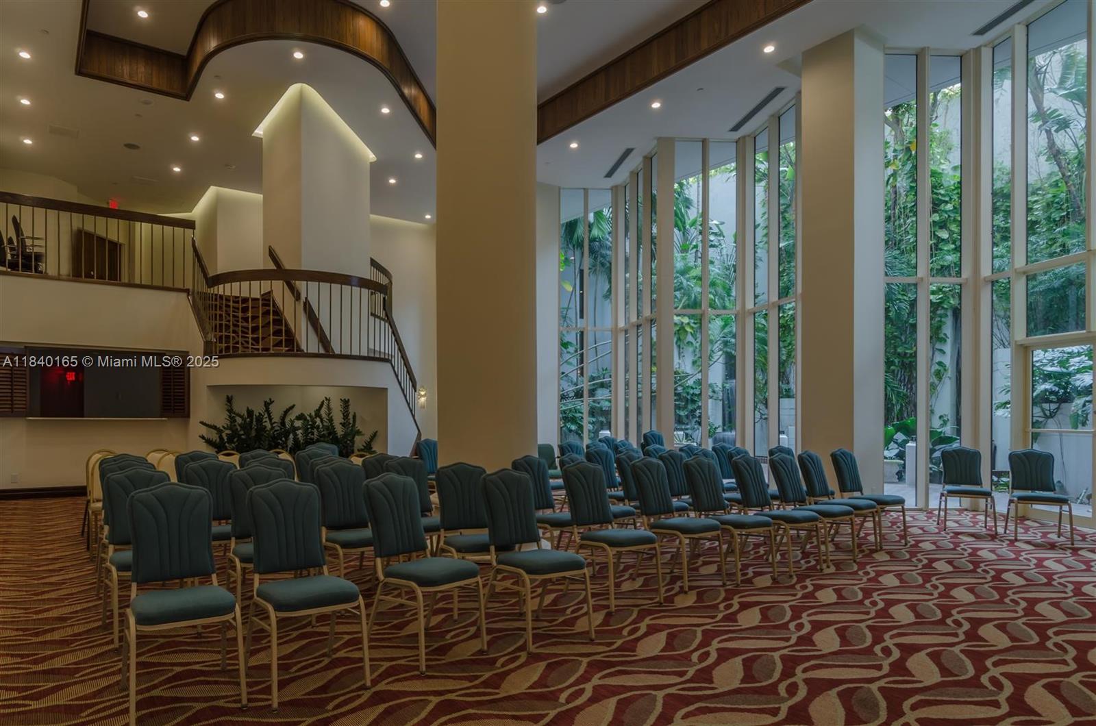 20281 E Country Club Dr # 704