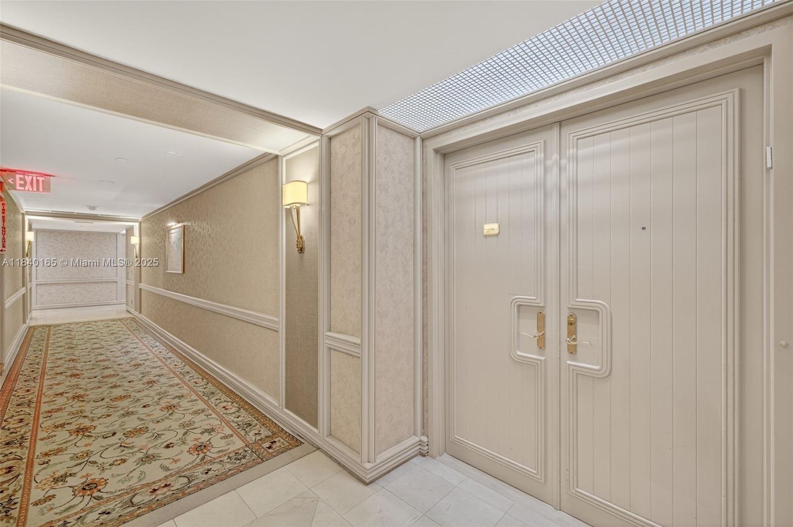 20281 E Country Club Dr # 704