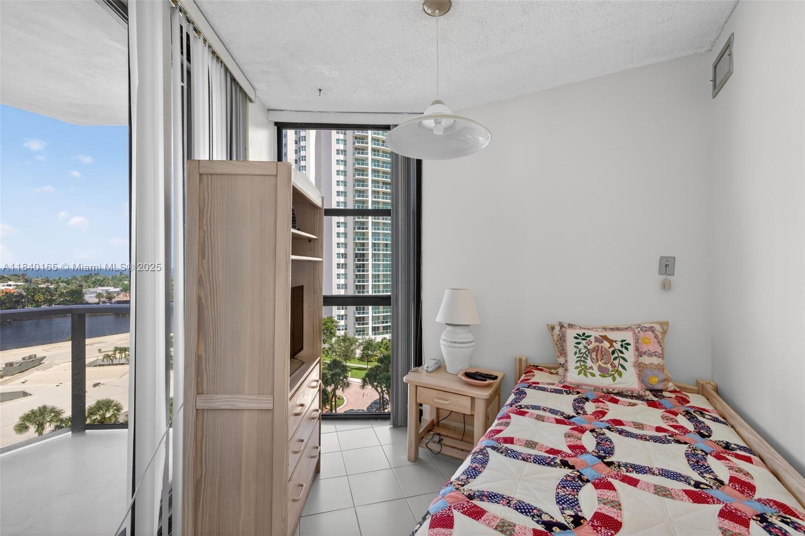 20281 E Country Club Dr # 704