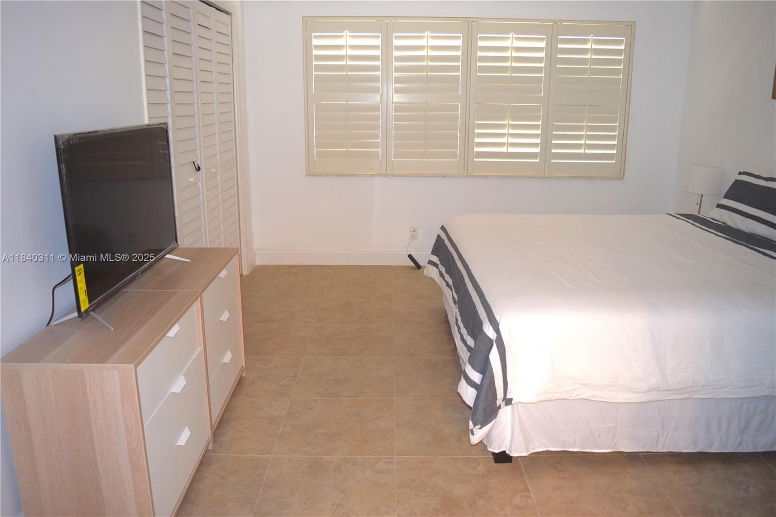 3970 Oaks Clubhouse Dr # 306