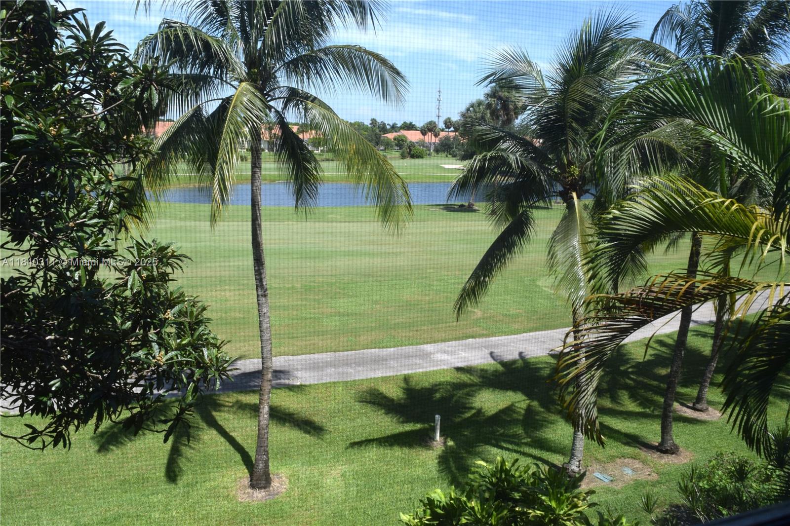 3970 Oaks Clubhouse Dr # 306