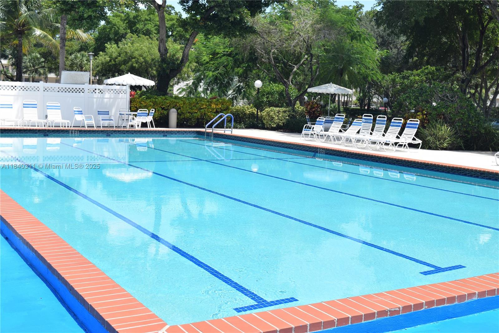 3970 Oaks Clubhouse Dr # 306