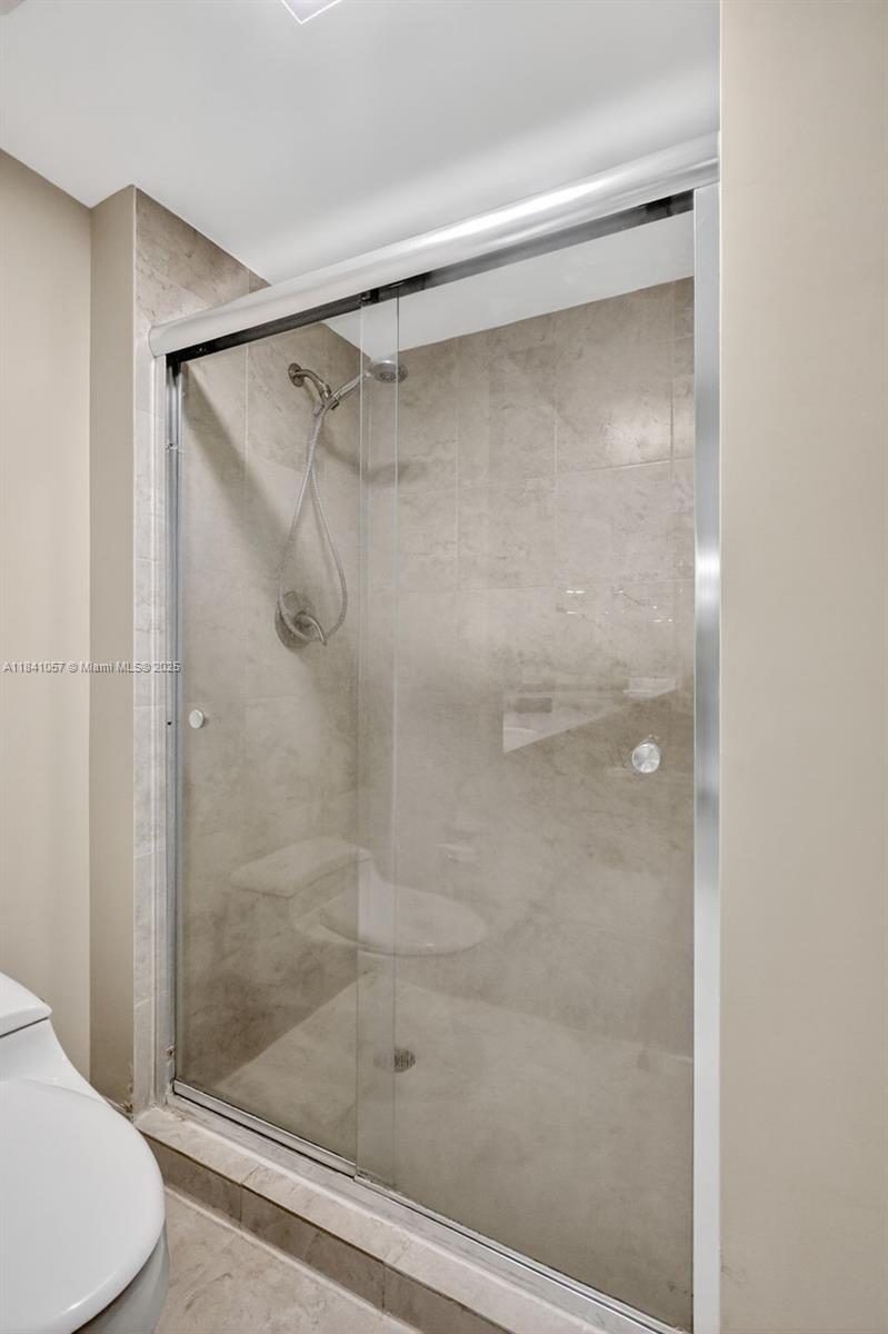 20185 E Country Club Dr Unit: 1406/1405