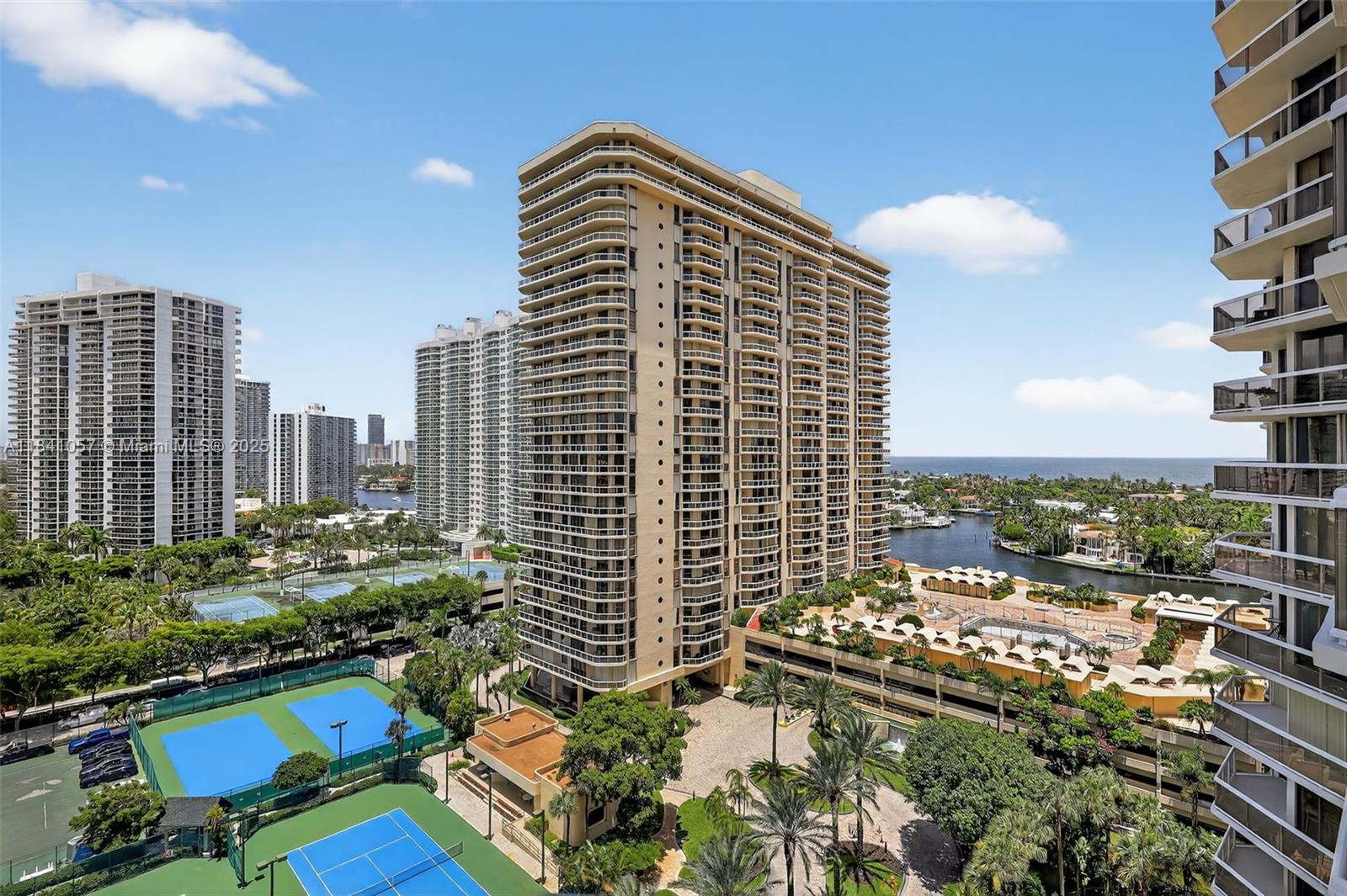 20185 E Country Club Dr Unit: 1406/1405
