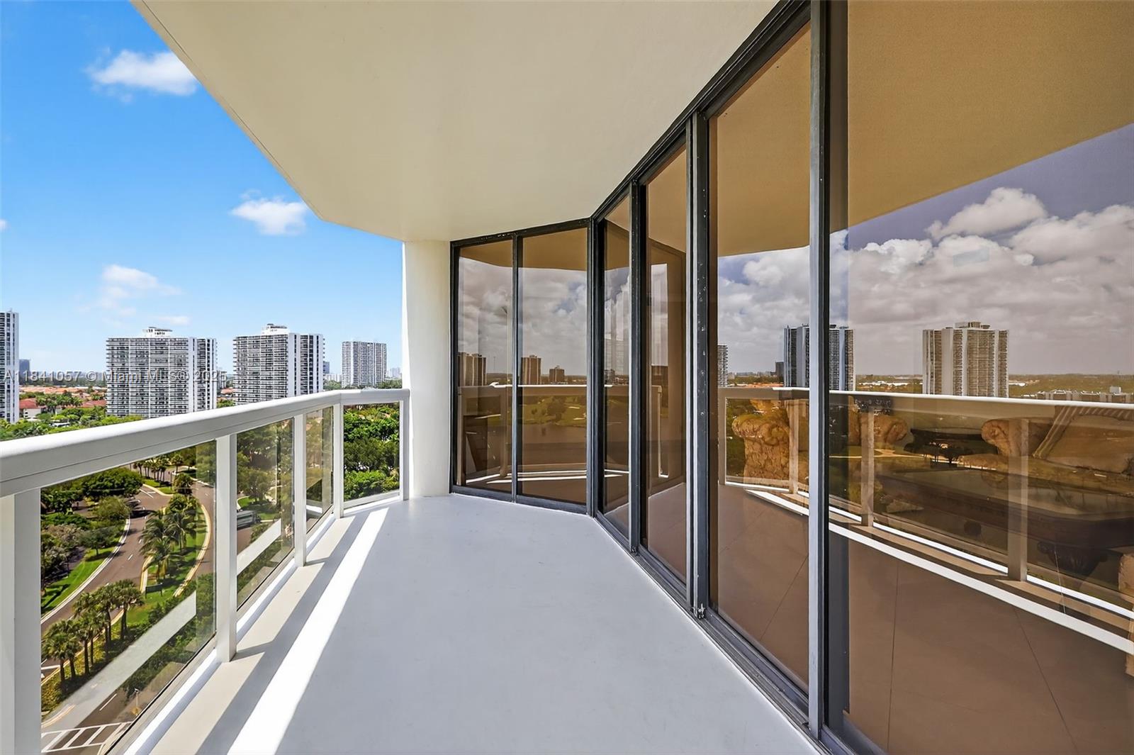 20185 E Country Club Dr Unit: 1406/1405