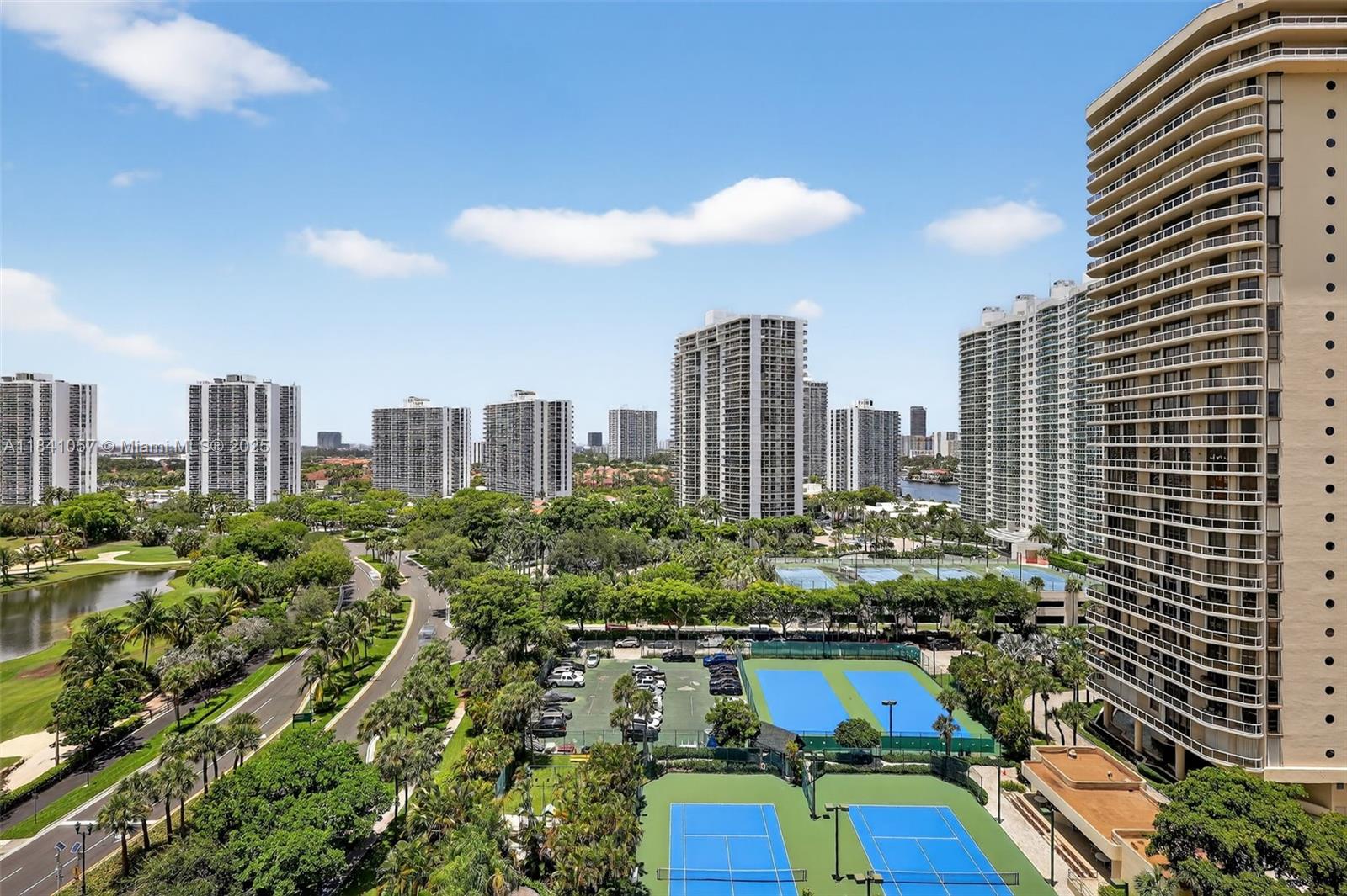 20185 E Country Club Dr Unit: 1406/1405