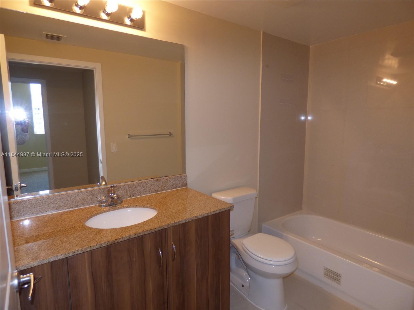 601 NE 23rd St # 1105