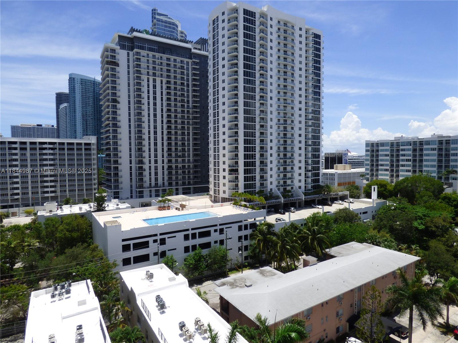 601 NE 23rd St # 1105