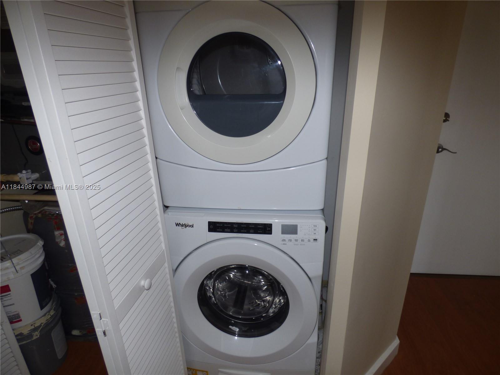 601 NE 23rd St # 1105