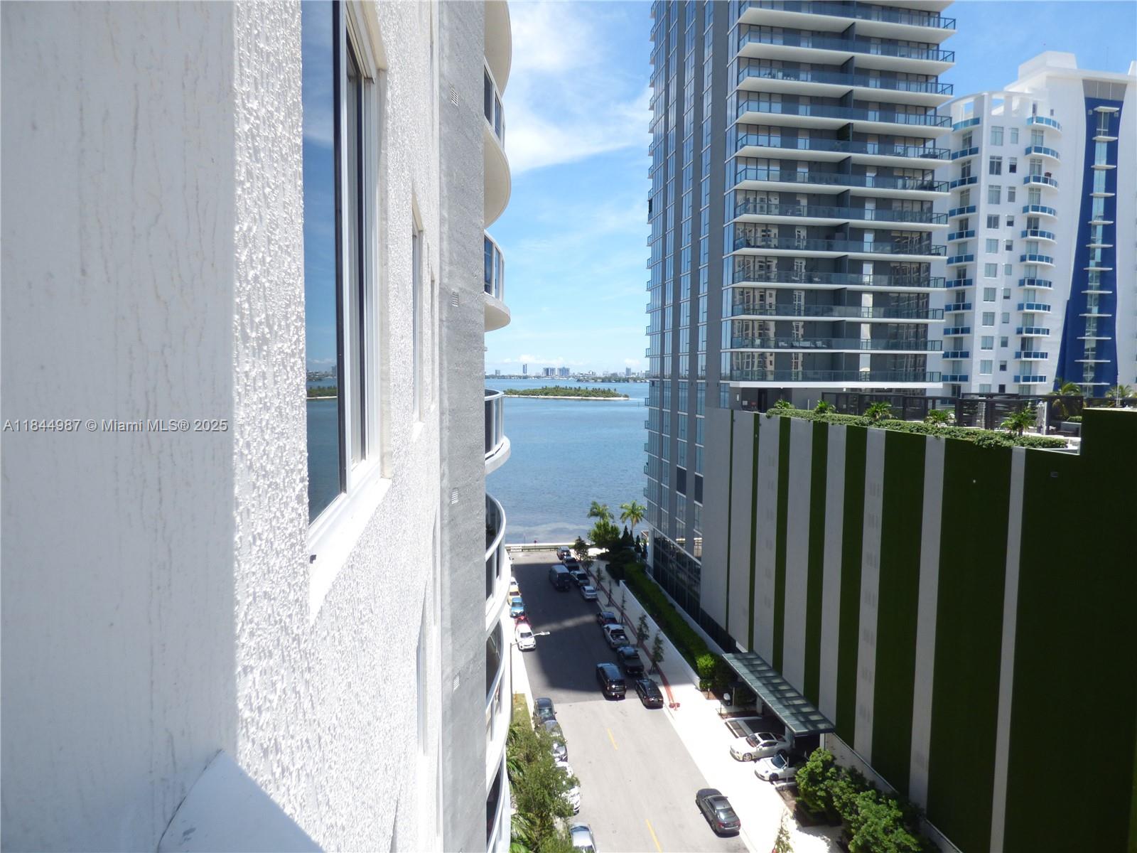 601 NE 23rd St # 1105