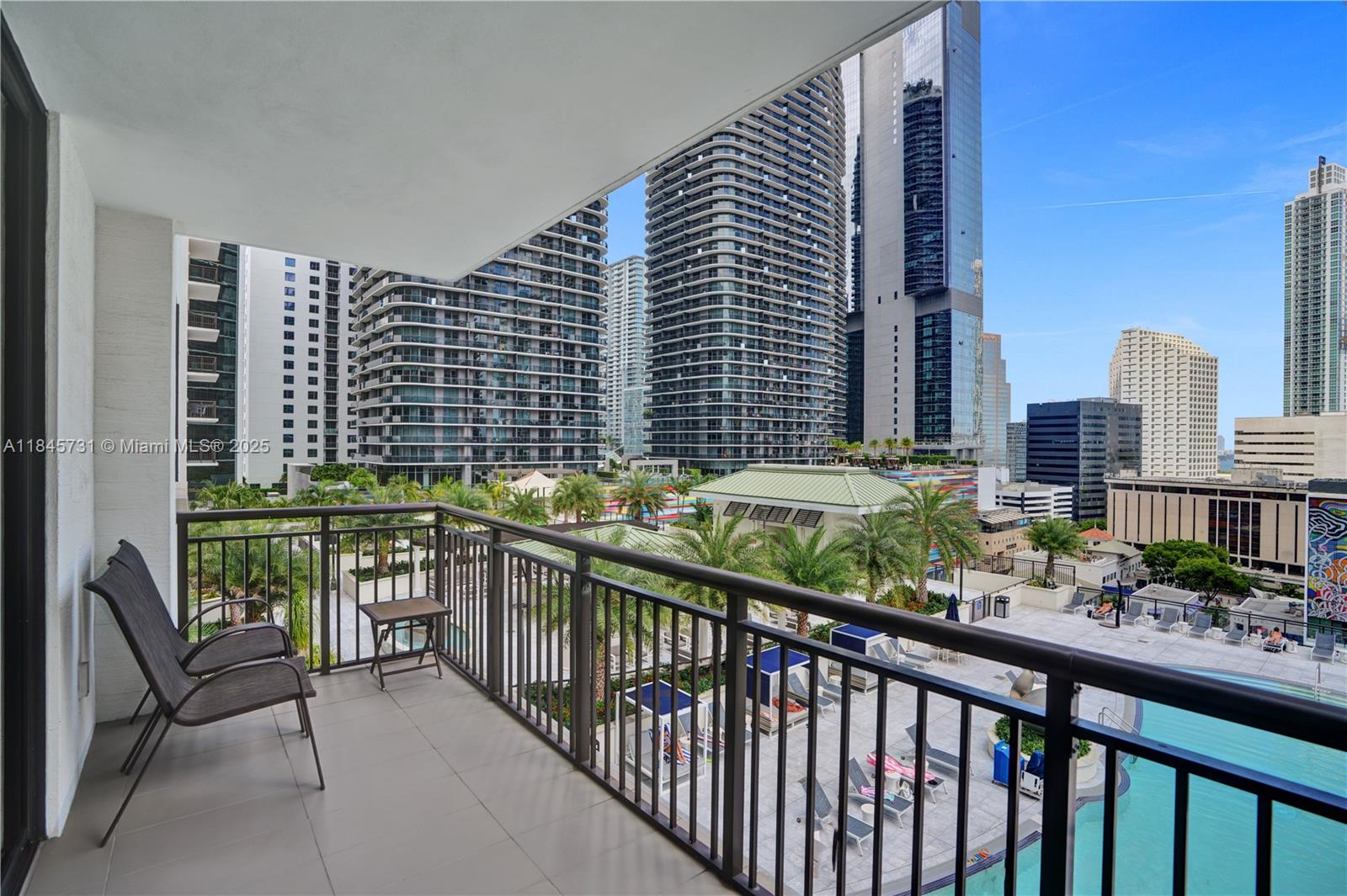 999 SW 1st Ave # 1402