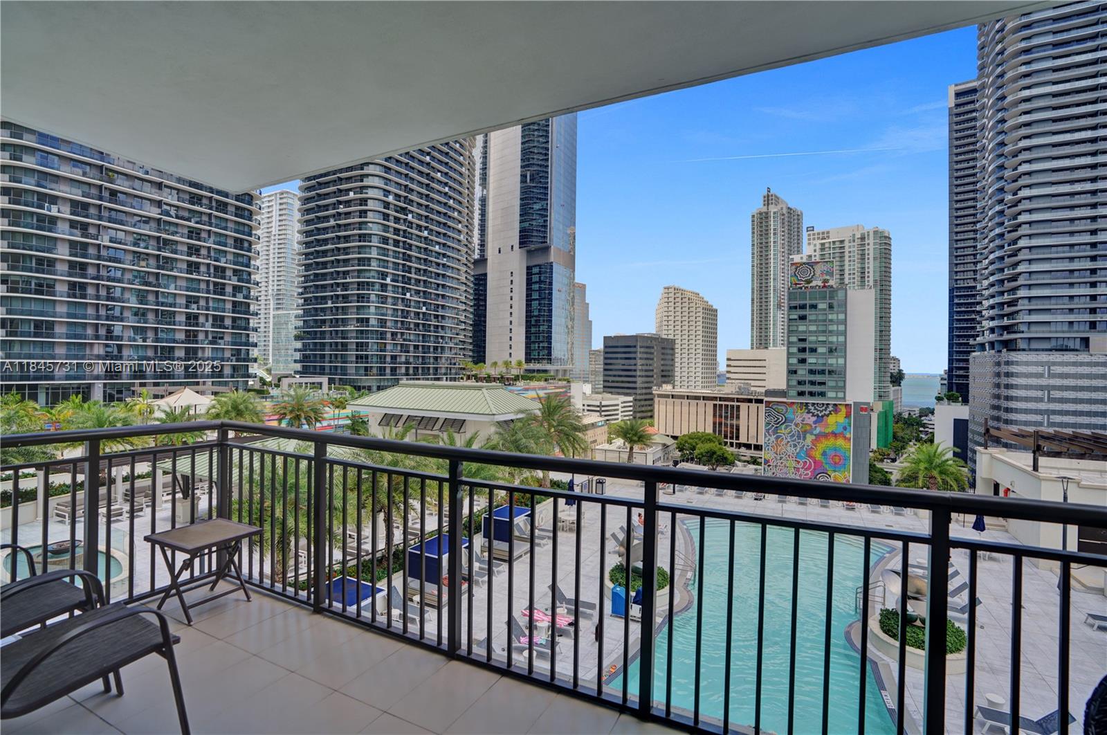 999 SW 1st Ave # 1402