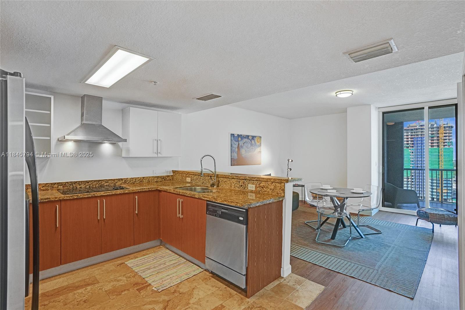 170 SE 14th St # 2806