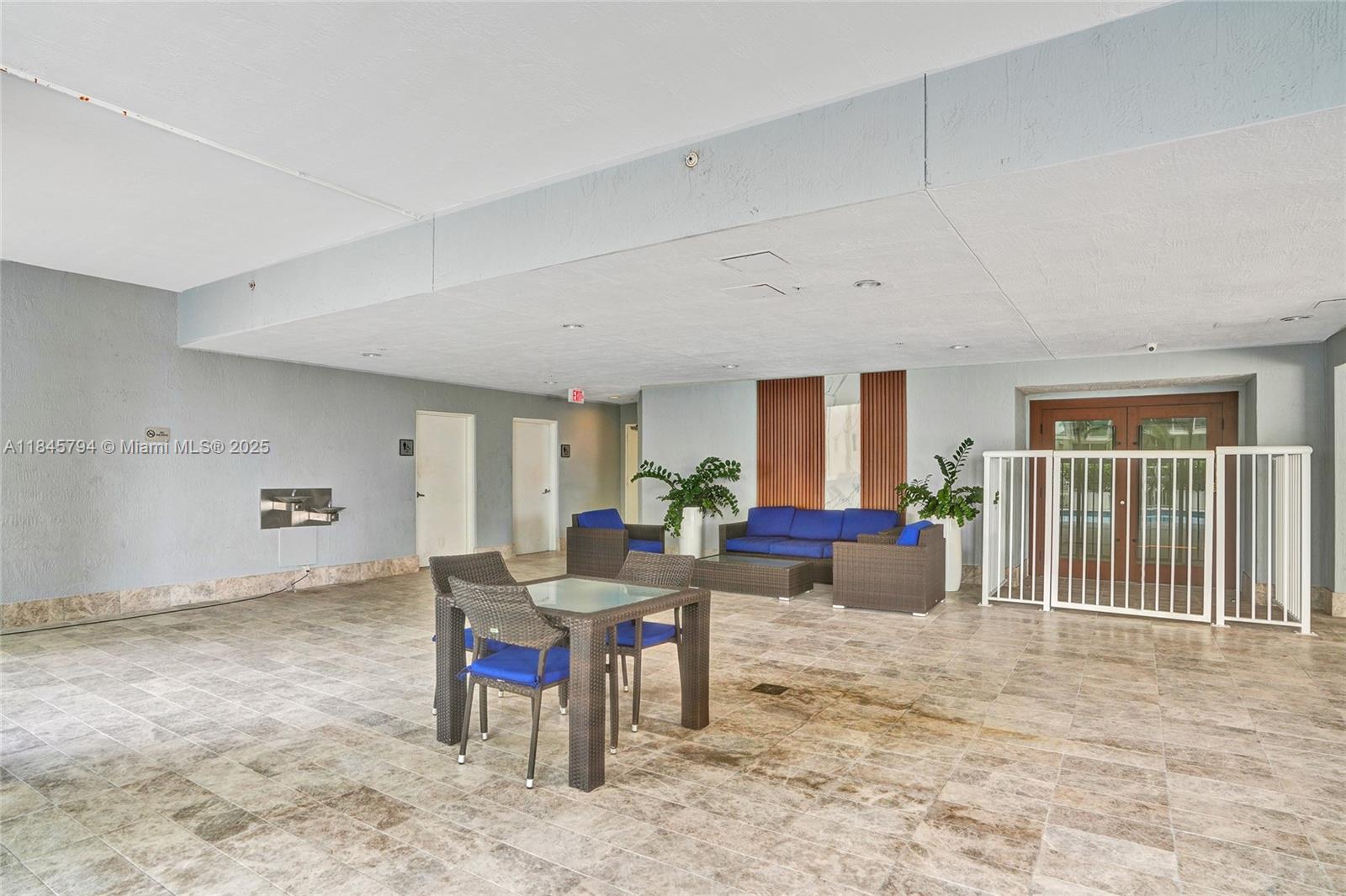 170 SE 14th St # 2806