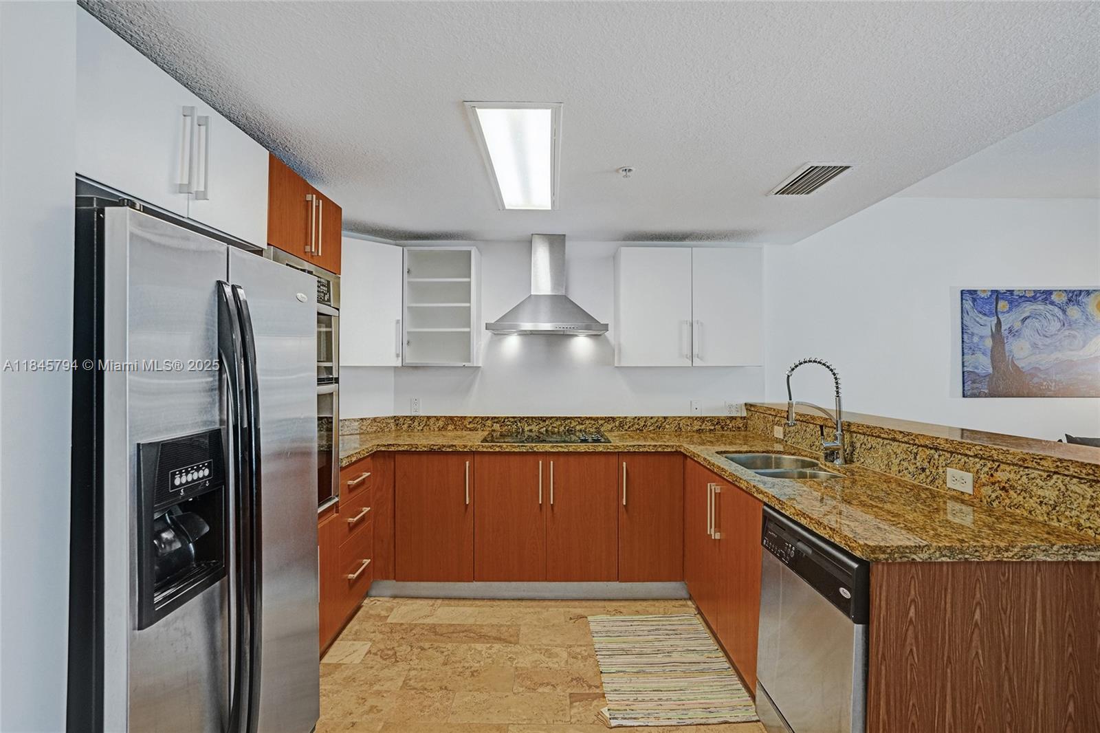 170 SE 14th St # 2806